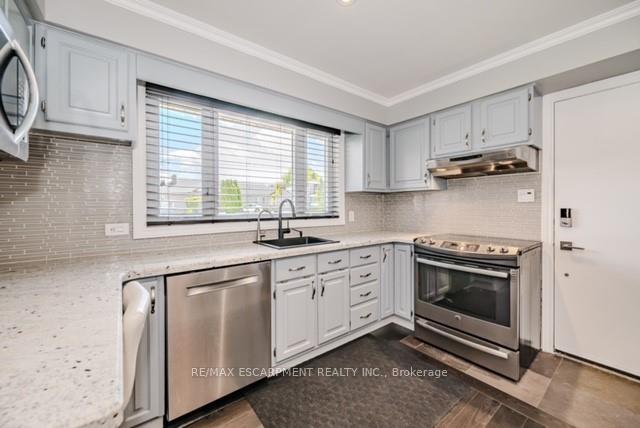 Photo 6 of 131 Green Road, Hamilton, Stoney Creek — HOMEH