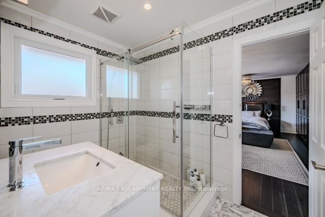 Photo 13 of 131 Green Road, Hamilton, Stoney Creek — HOMEH