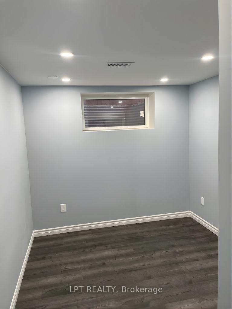 Photo 6 of Unit Basement, 17 Hollowgrove Boulevard, Brampton, Vales of Castlemore — HOMEH