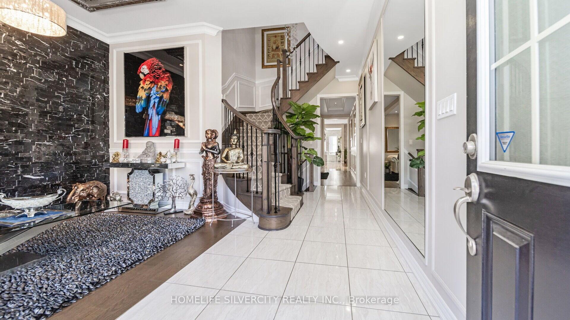 Photo 4 of 62 Card Lumber Crescent, Vaughan, Kleinburg — HOMEH