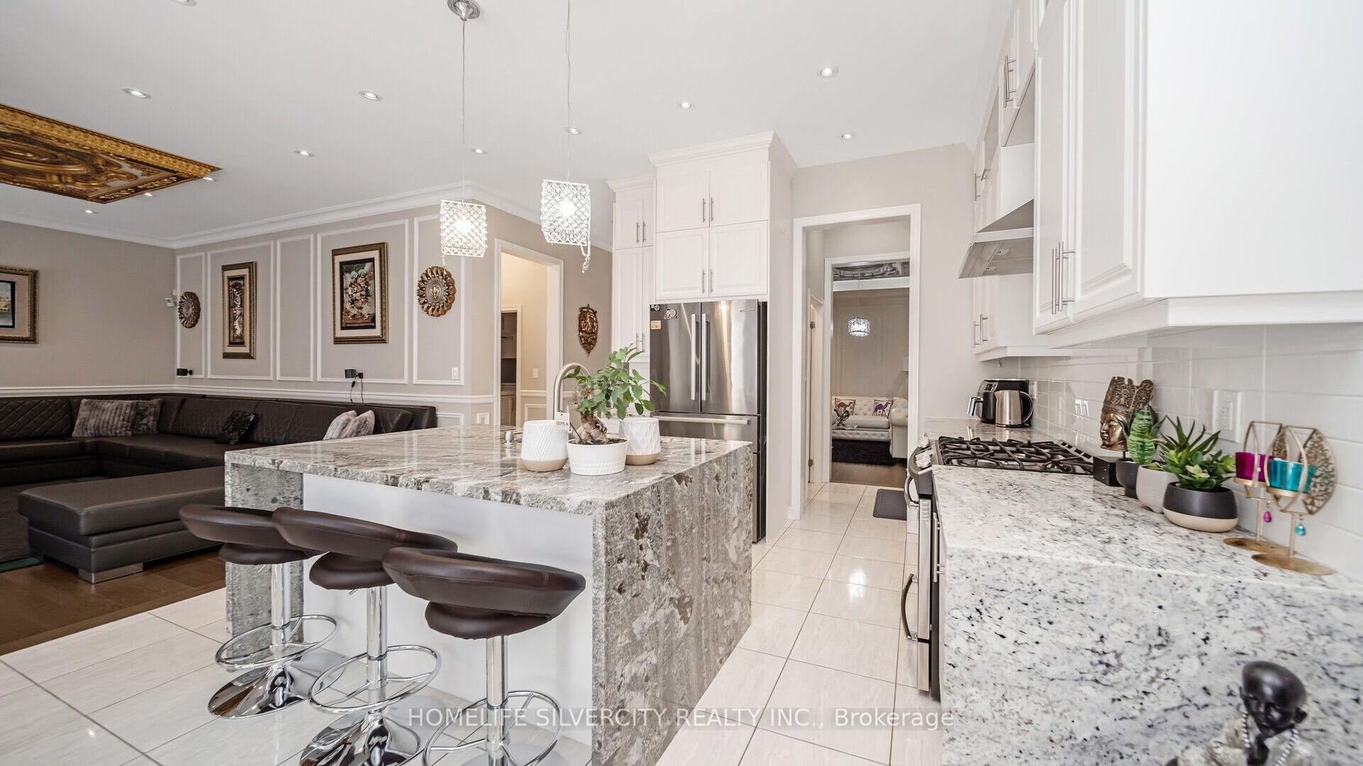 Photo 15 of 62 Card Lumber Crescent, Vaughan, Kleinburg — HOMEH