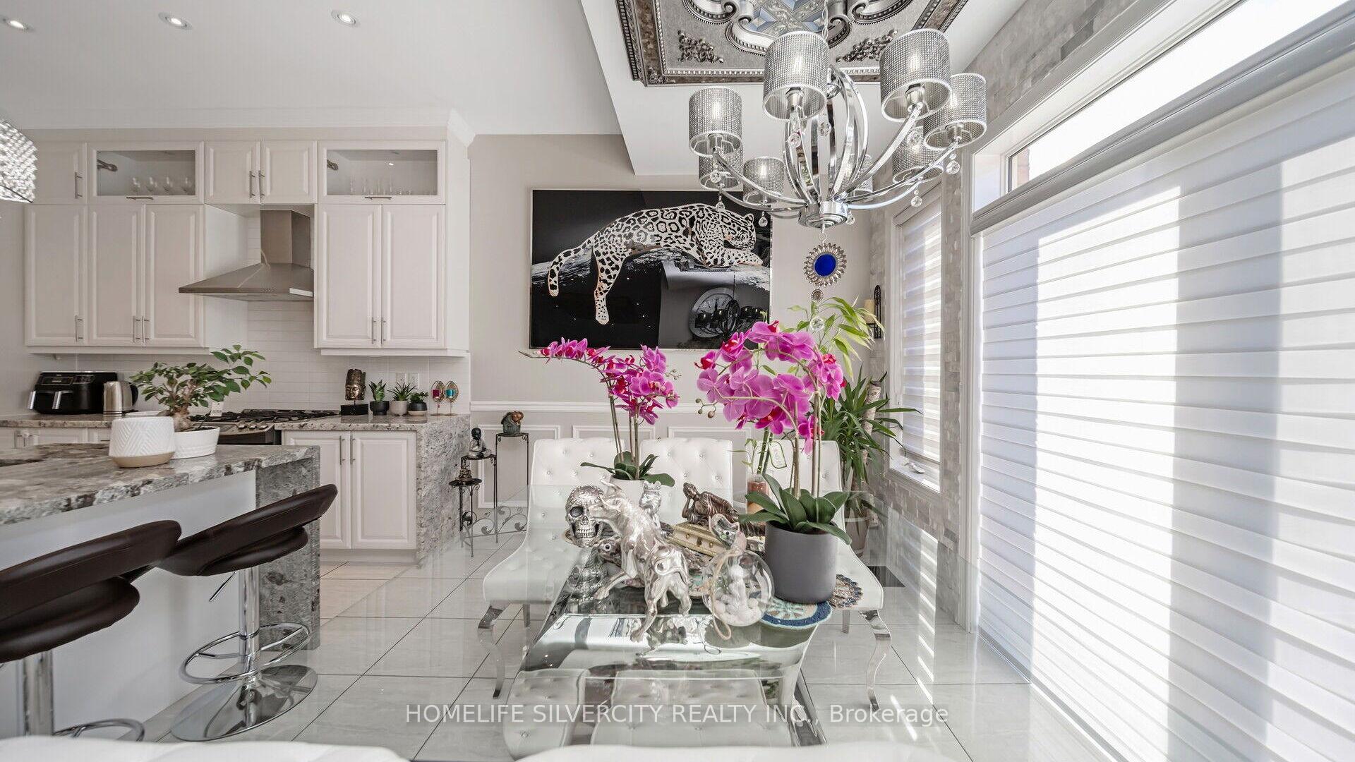 Photo 11 of 62 Card Lumber Crescent, Vaughan, Kleinburg — HOMEH