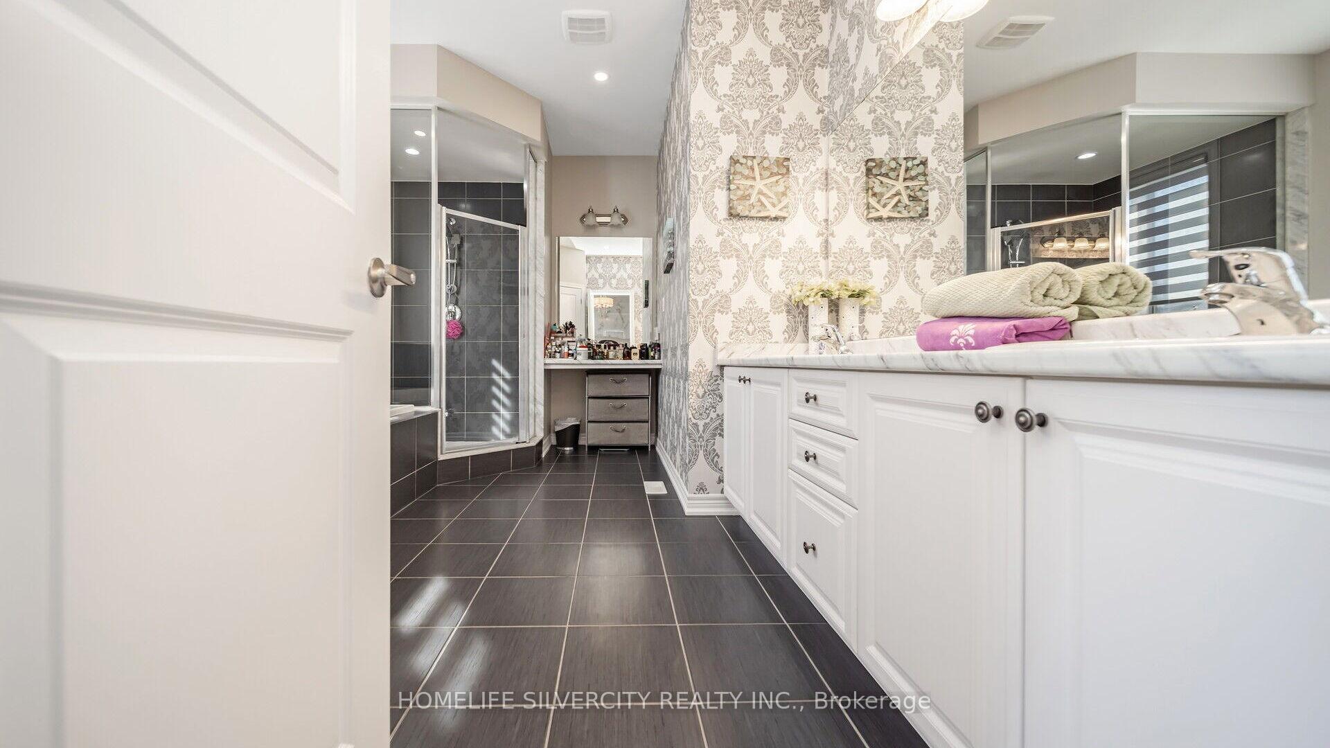 Photo 28 of 62 Card Lumber Crescent, Vaughan, Kleinburg — HOMEH