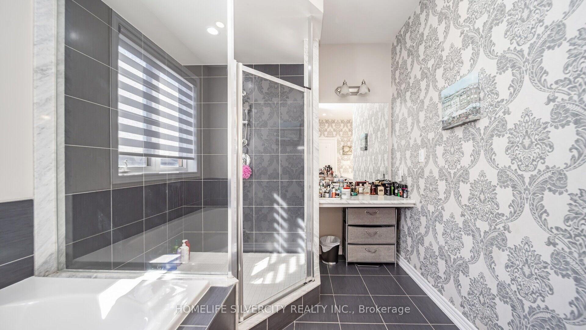 Photo 29 of 62 Card Lumber Crescent, Vaughan, Kleinburg — HOMEH