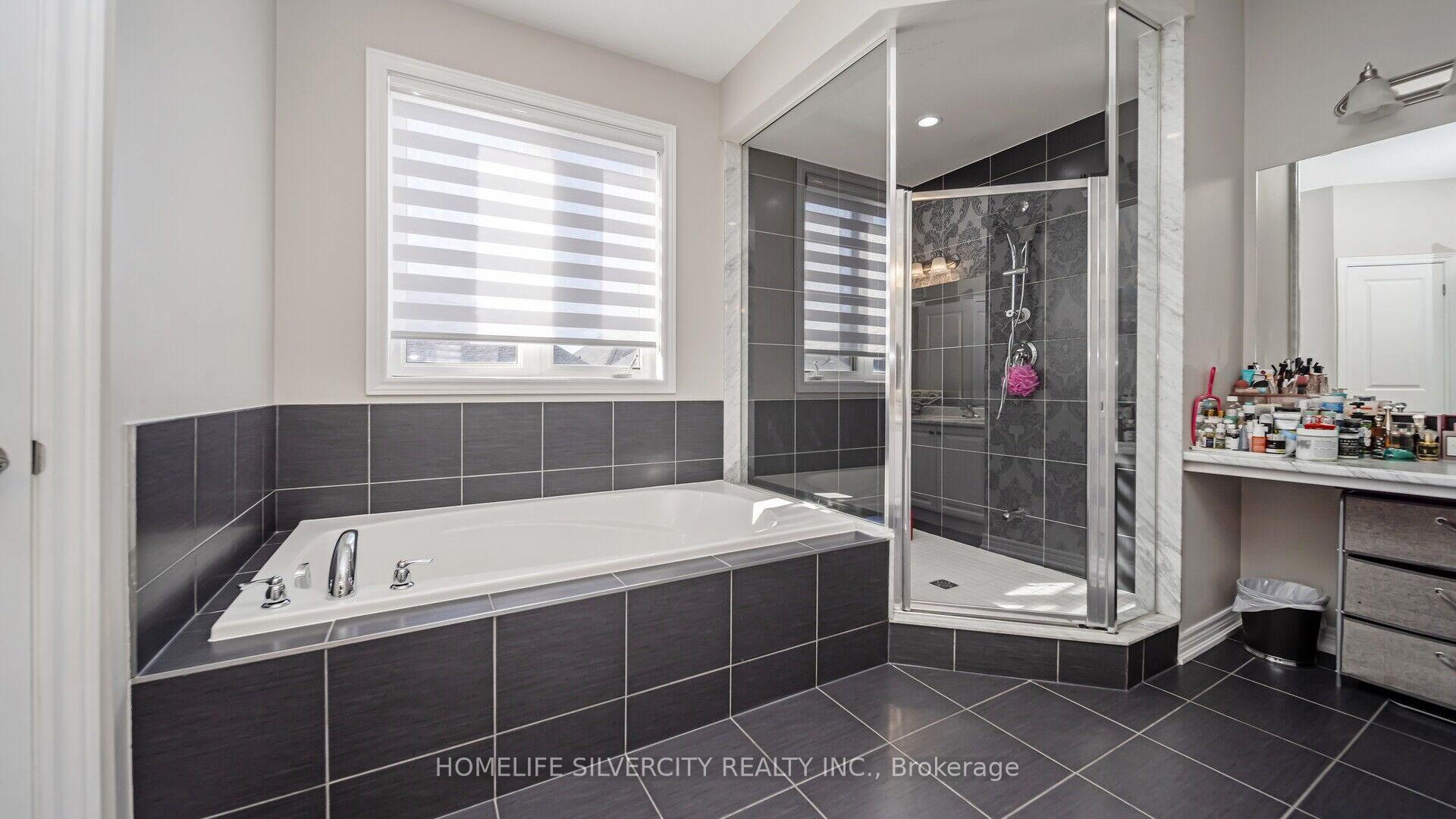 Photo 30 of 62 Card Lumber Crescent, Vaughan, Kleinburg — HOMEH