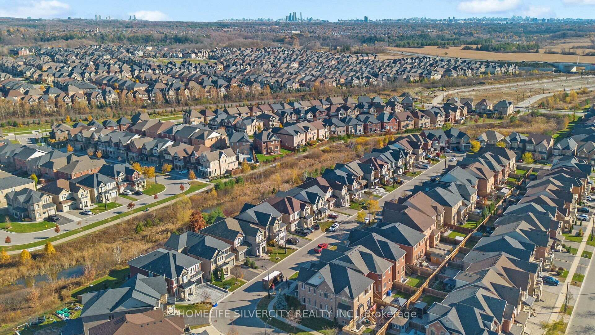 Photo 34 of 62 Card Lumber Crescent, Vaughan, Kleinburg — HOMEH