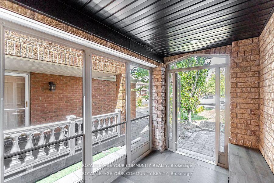 Photo 5 of 178 Sylwood Crescent, Vaughan, Maple — HOMEH