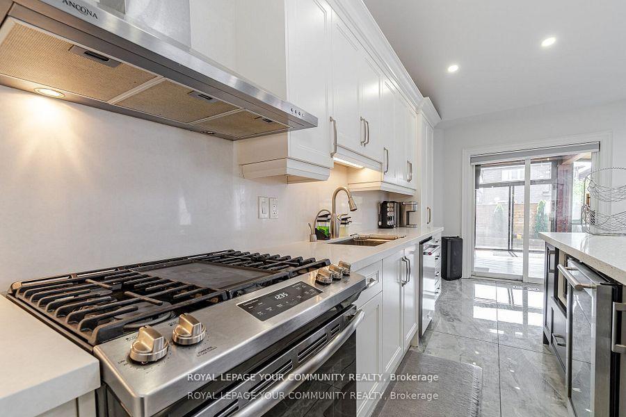 Photo 9 of 178 Sylwood Crescent, Vaughan, Maple — HOMEH