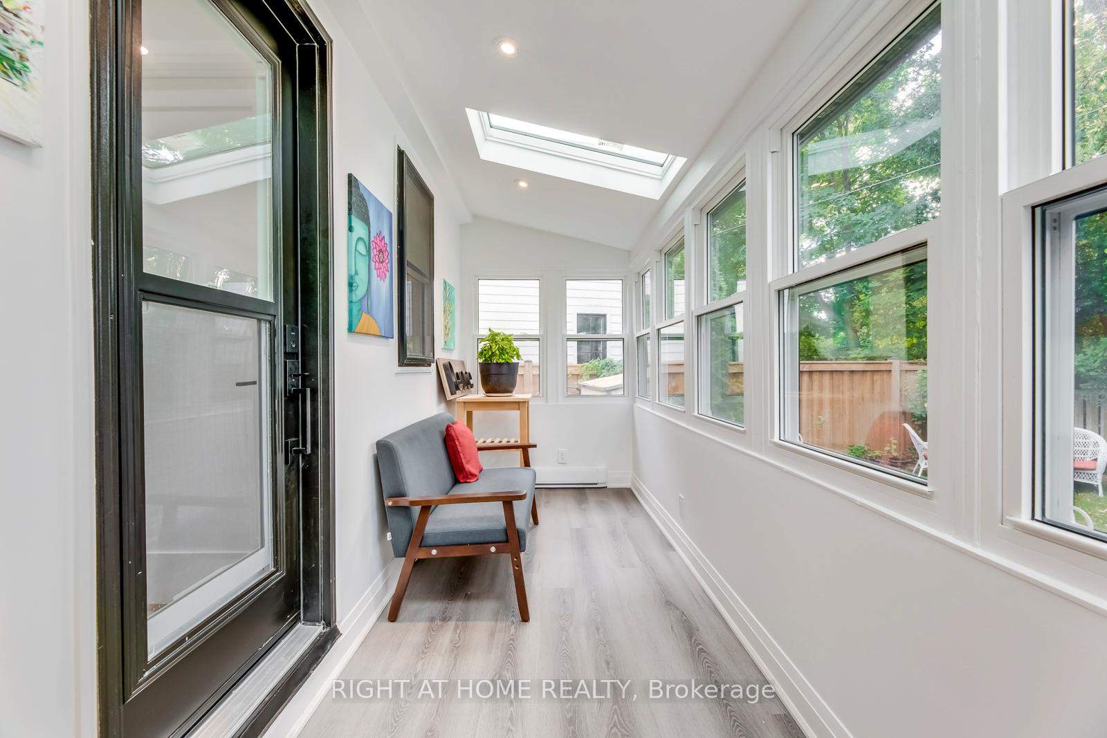 Photo 17 of 5 Saunders Crescent, Etobicoke, Stonegate-Queensway — HOMEH