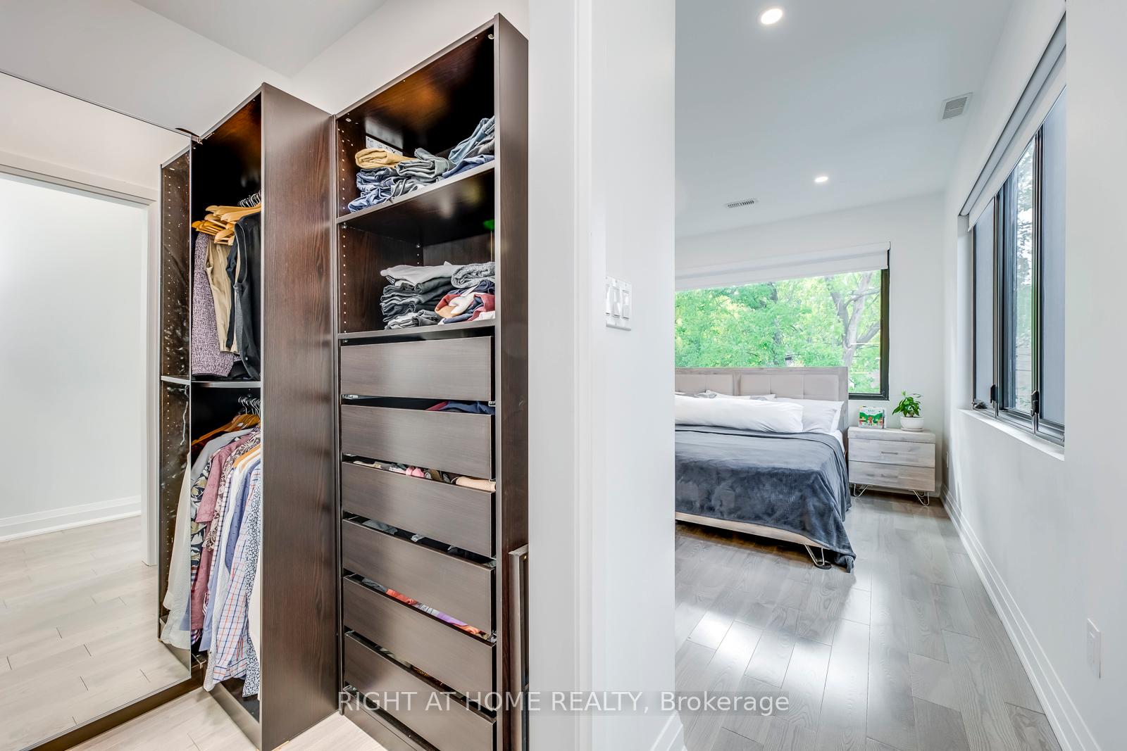 Photo 40 of 5 Saunders Crescent, Etobicoke, Stonegate-Queensway — HOMEH