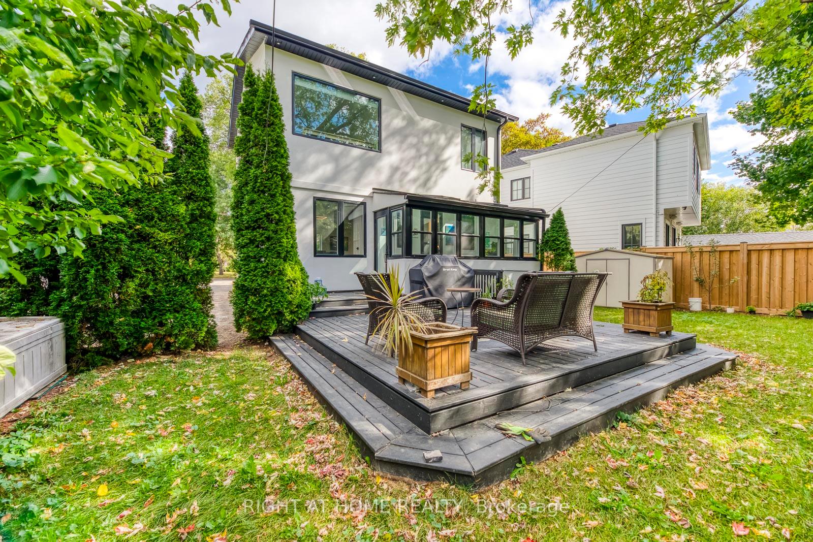 Photo 32 of 5 Saunders Crescent, Etobicoke, Stonegate-Queensway — HOMEH