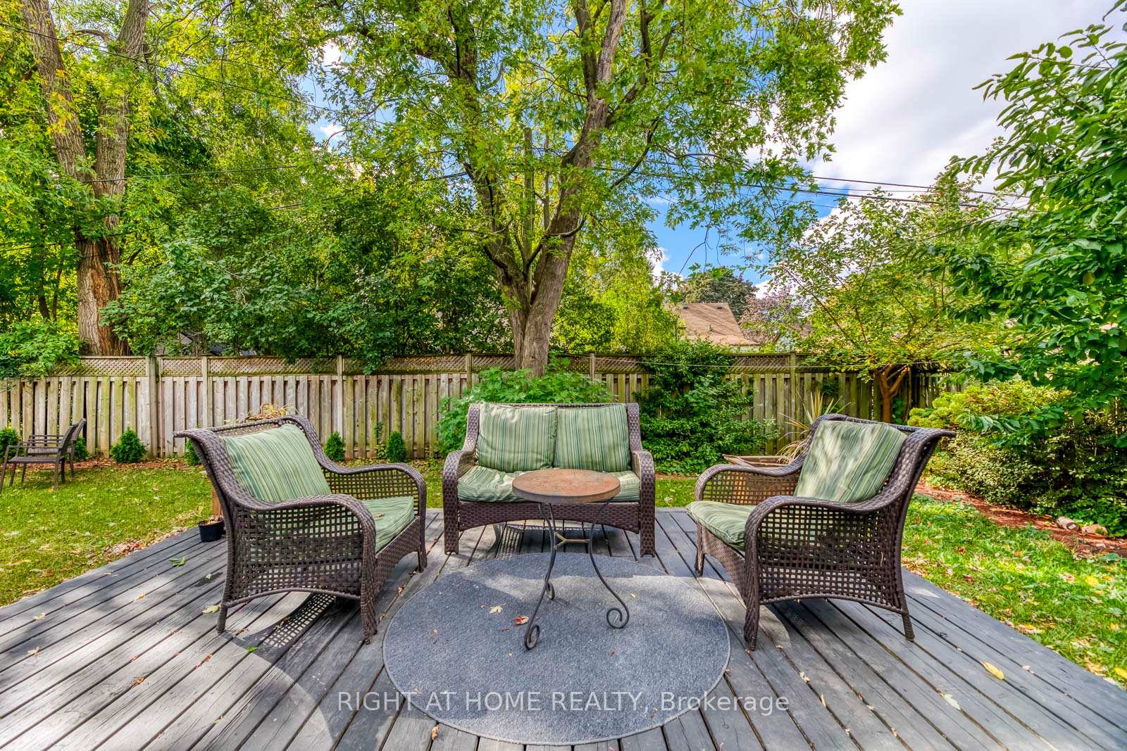Photo 34 of 5 Saunders Crescent, Etobicoke, Stonegate-Queensway — HOMEH