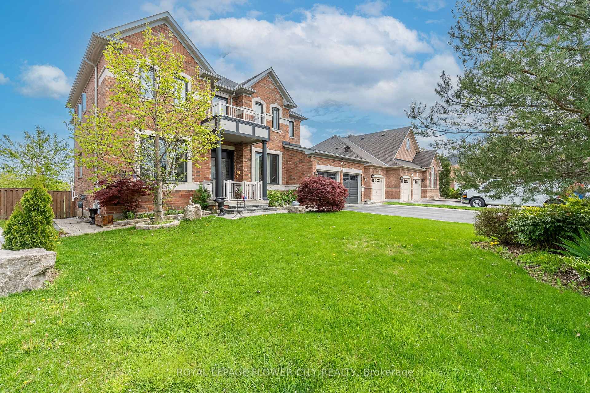 Photo 7 of 24 Upper Ridge Crescent, Brampton, Brampton East — HOMEH