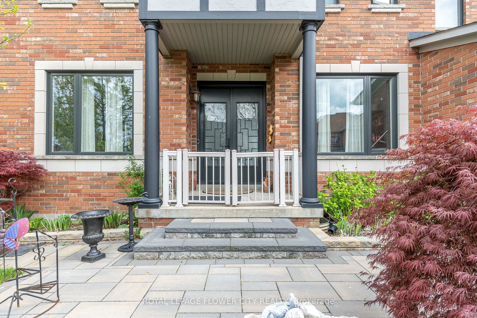 Photo 2 of 24 Upper Ridge Crescent, Brampton, Brampton East — HOMEH