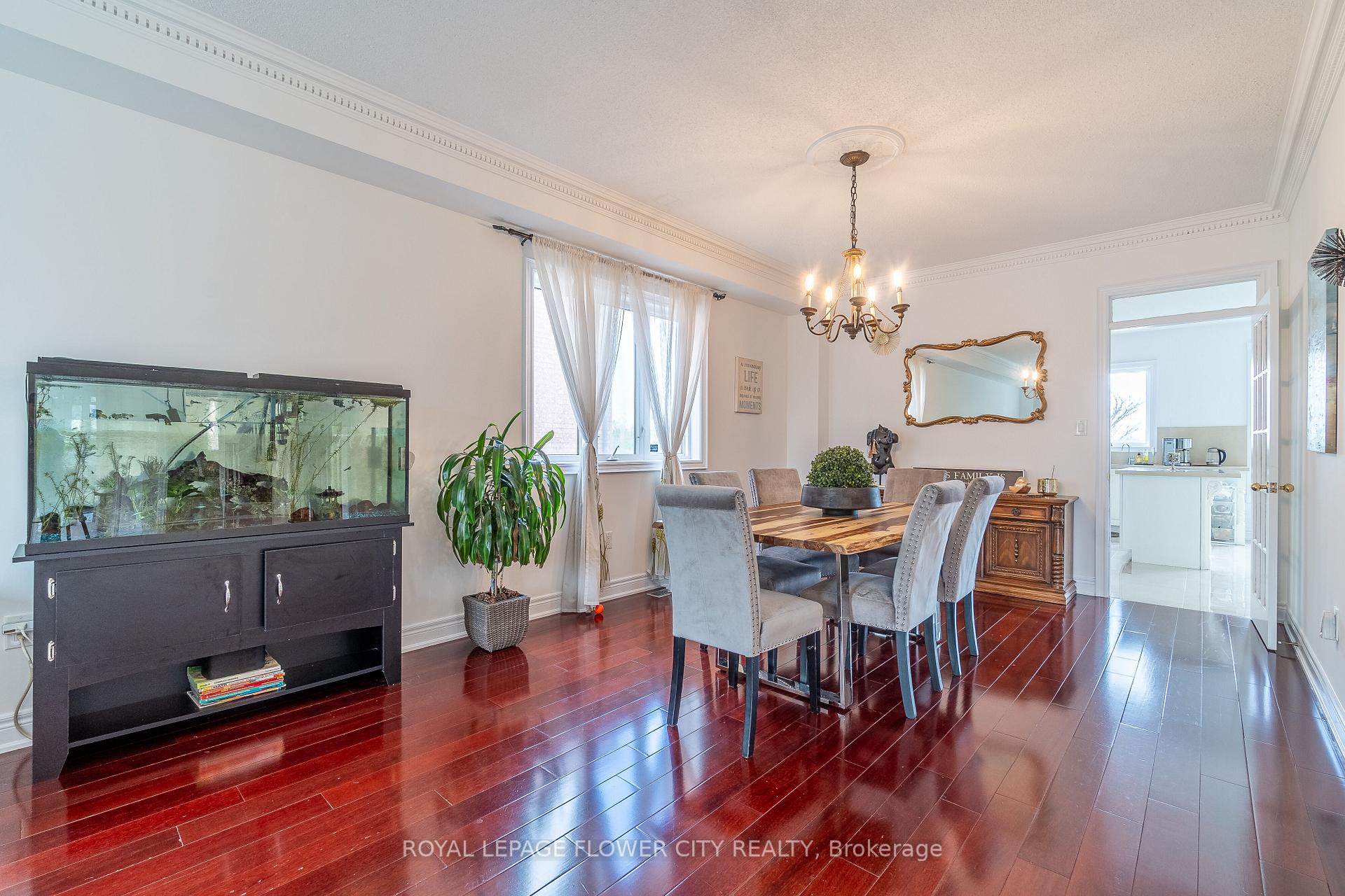 Photo 9 of 24 Upper Ridge Crescent, Brampton, Brampton East — HOMEH