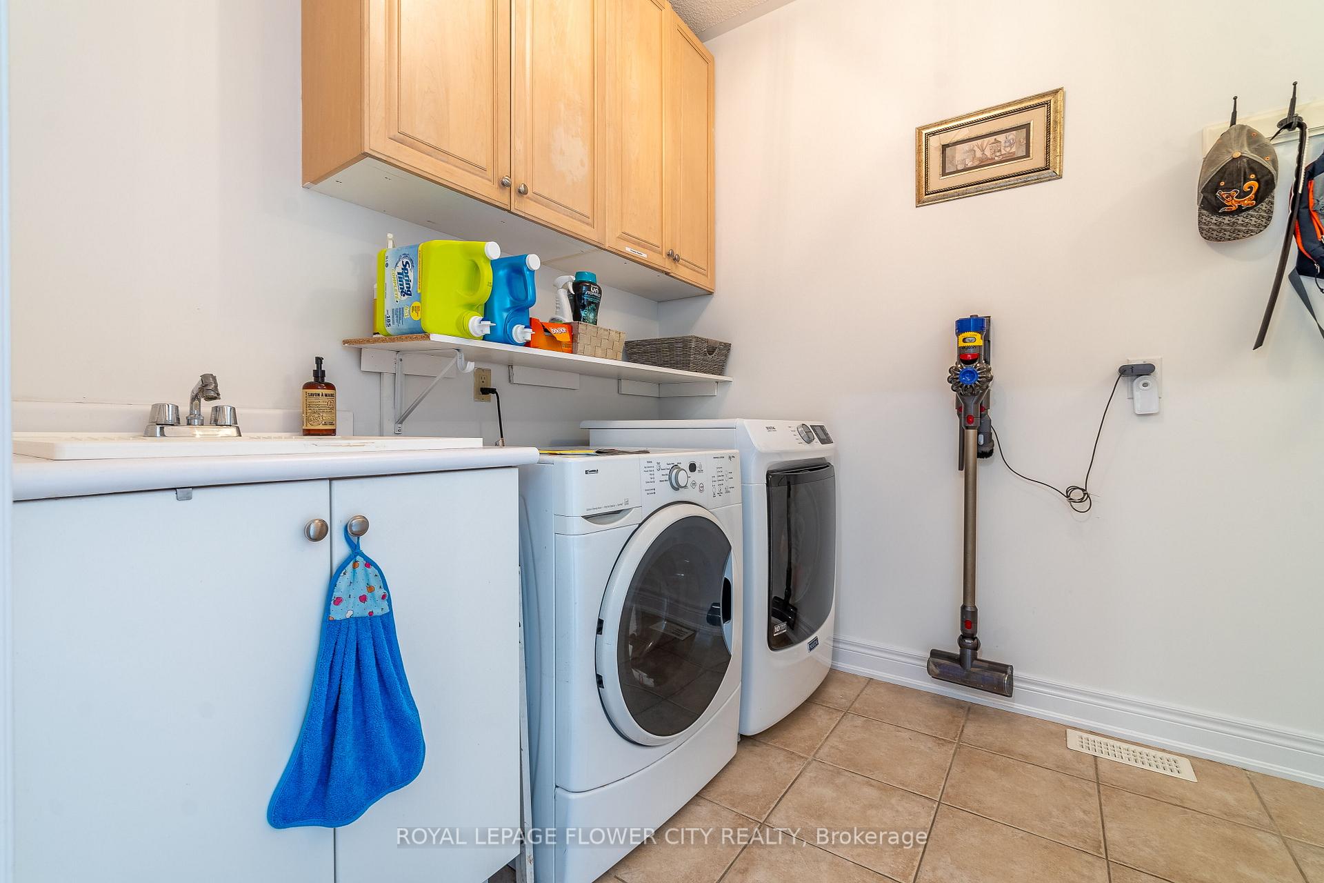 Photo 17 of 24 Upper Ridge Crescent, Brampton, Brampton East — HOMEH