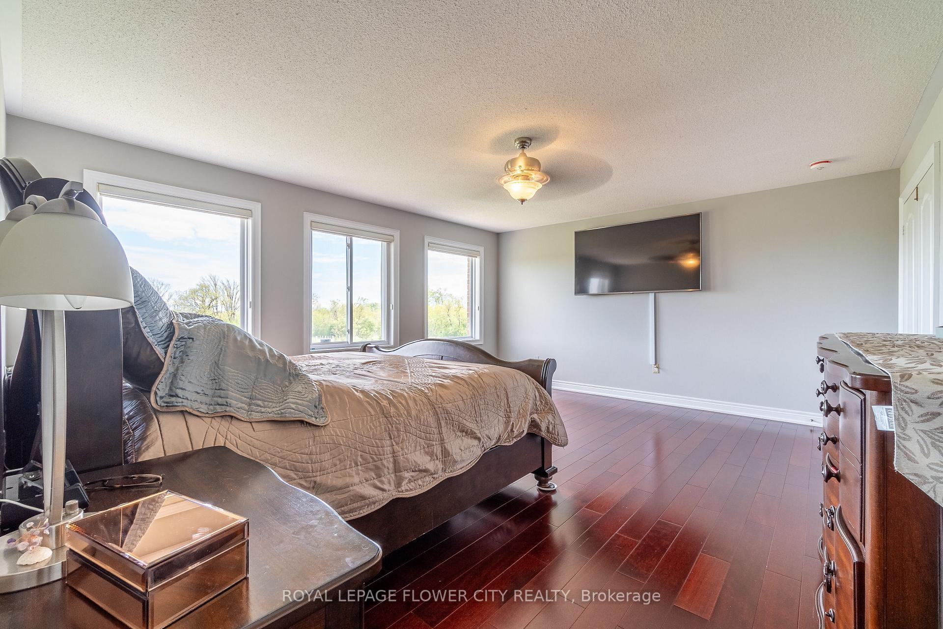 Photo 21 of 24 Upper Ridge Crescent, Brampton, Brampton East — HOMEH