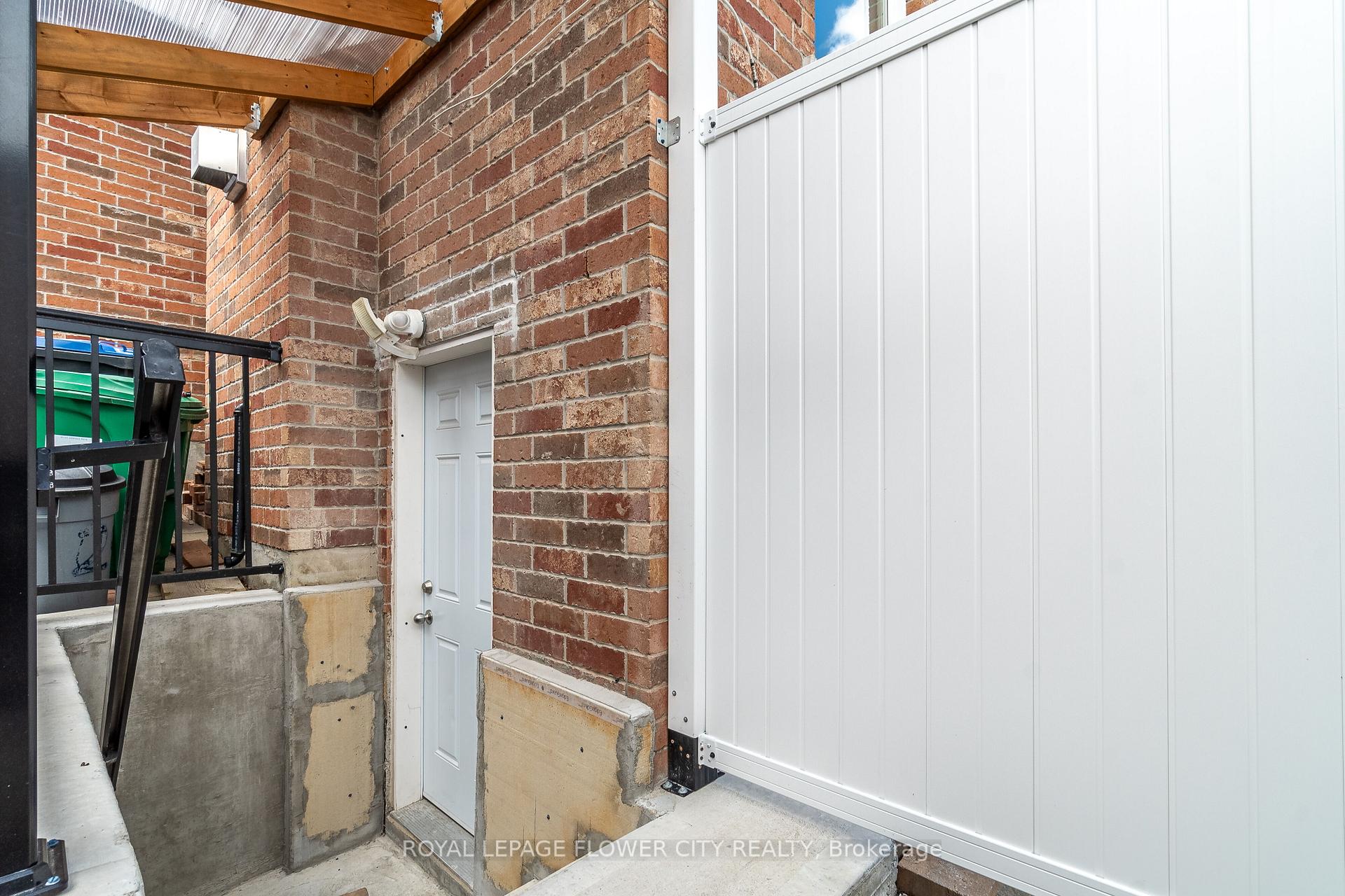 Photo 36 of 24 Upper Ridge Crescent, Brampton, Brampton East — HOMEH