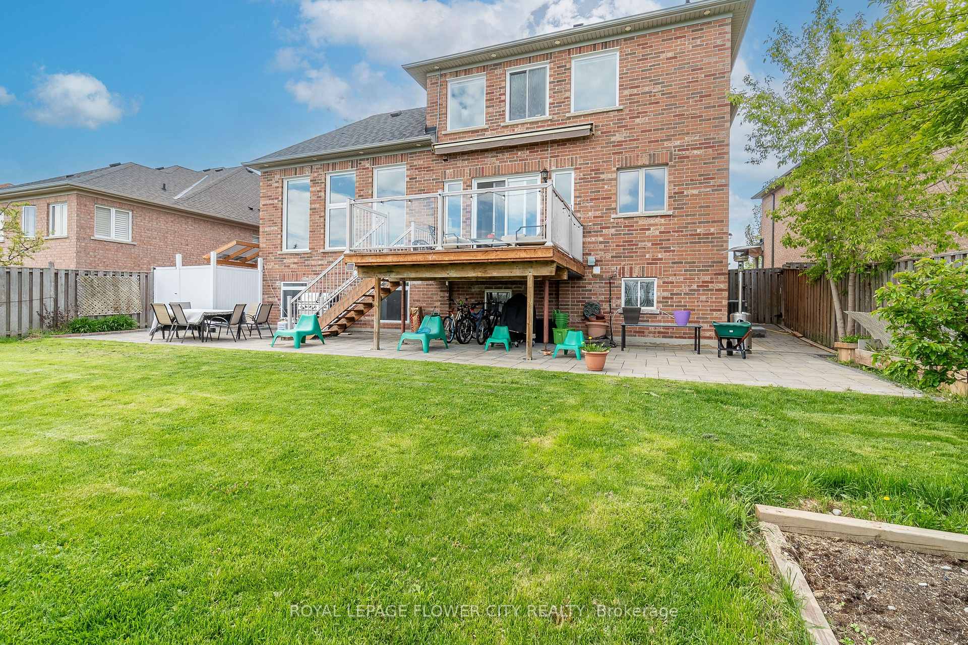 Photo 37 of 24 Upper Ridge Crescent, Brampton, Brampton East — HOMEH