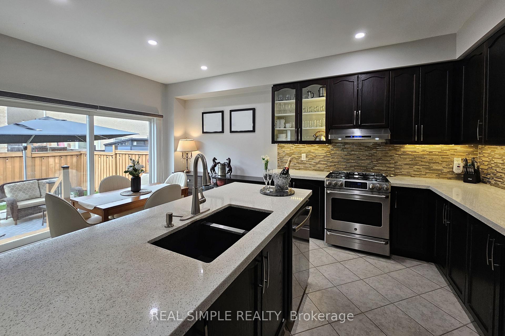 Photo 11 of 28 Penelope Street, Brampton, Bram East — HOMEH