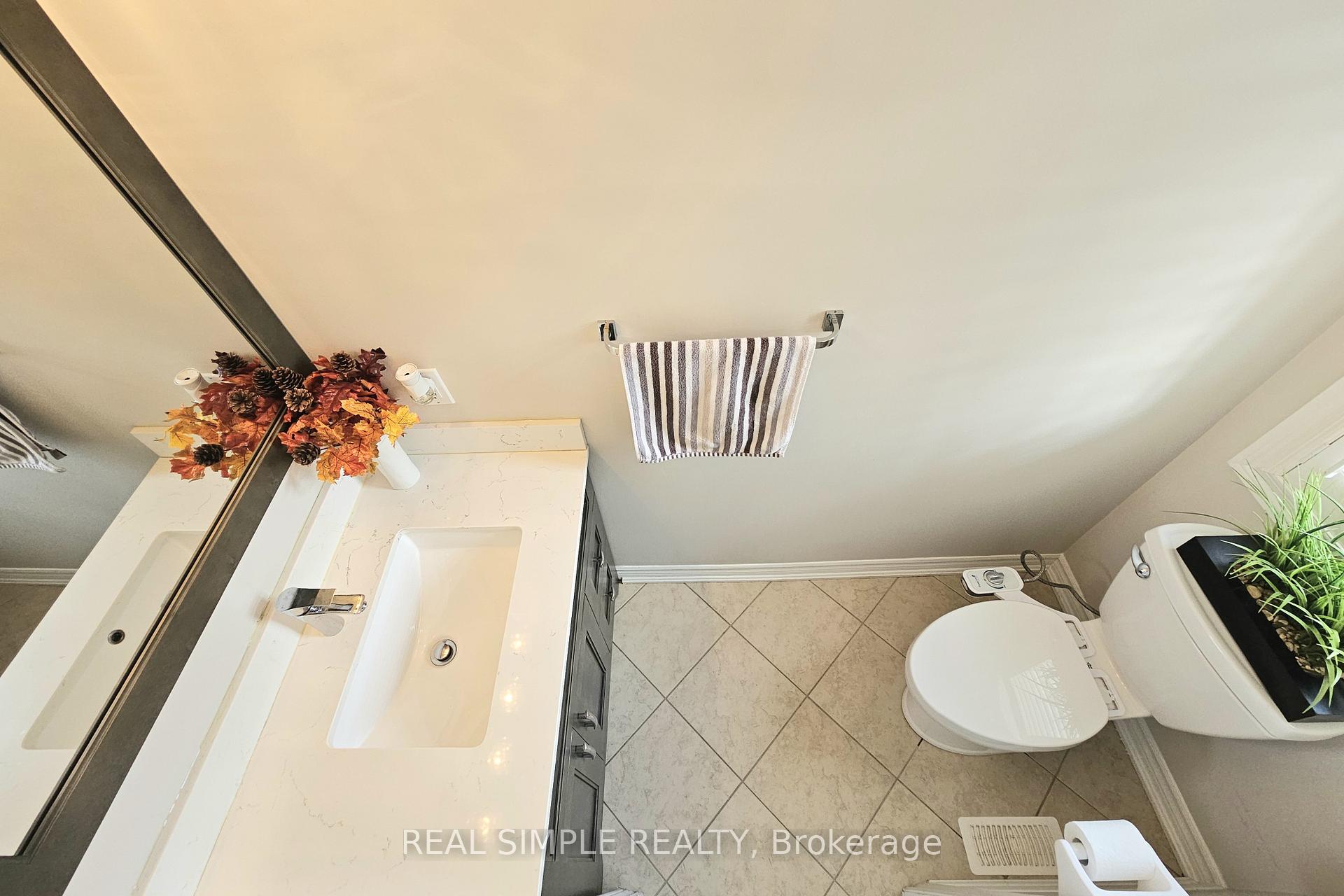 Photo 13 of 28 Penelope Street, Brampton, Bram East — HOMEH