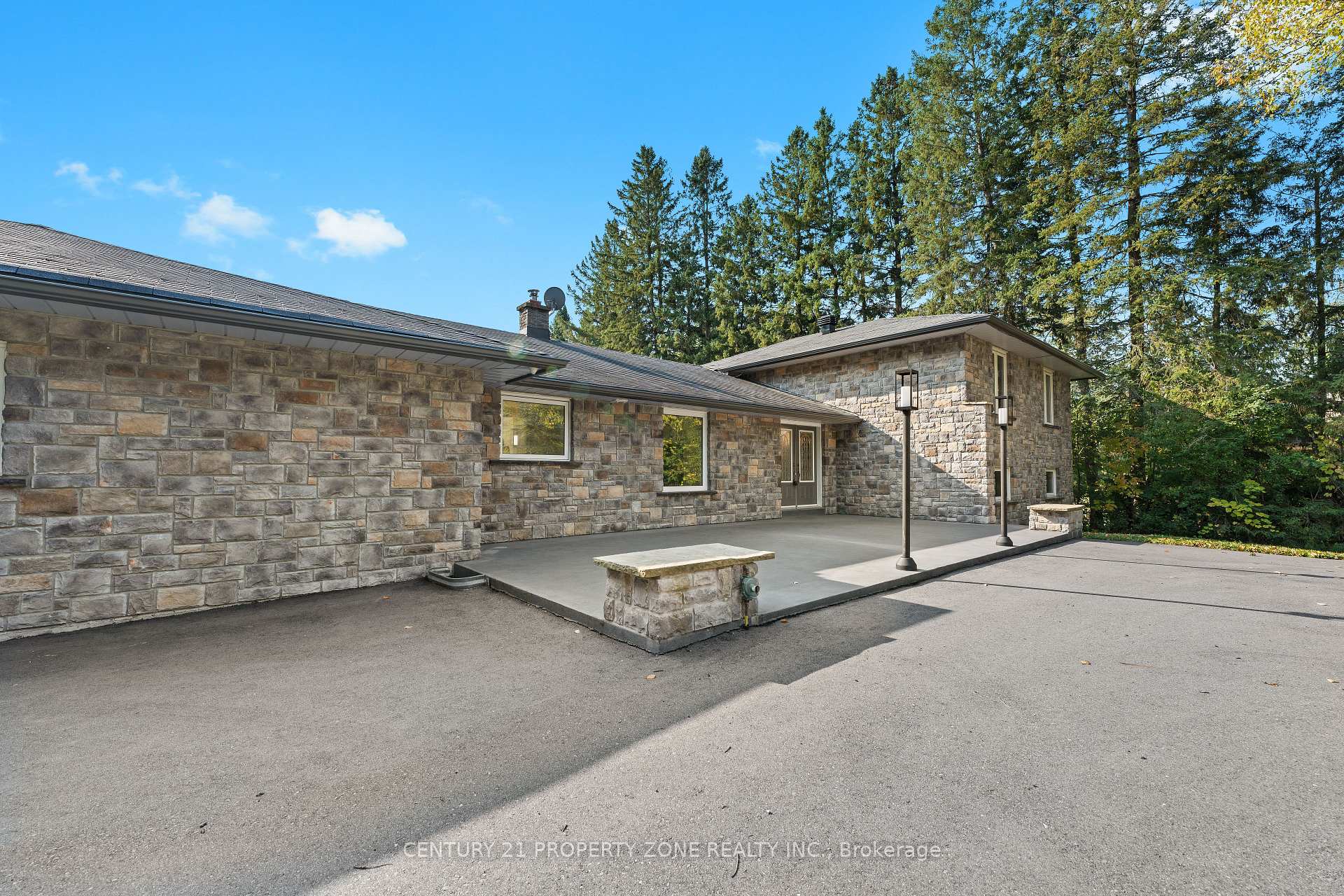 Photo 3 of 3245 16th Side Road, King, Rural King — HOMEH