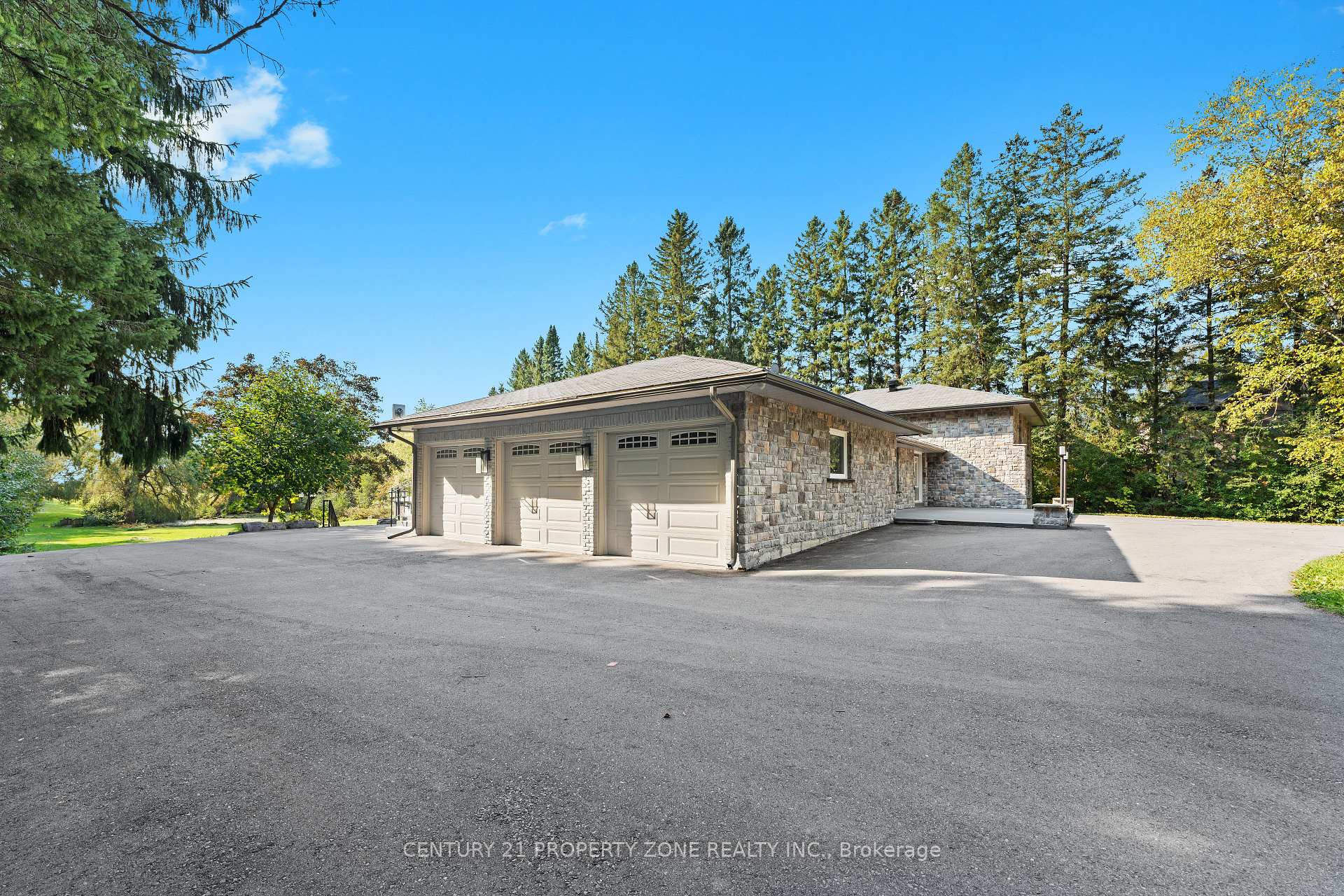 Photo 2 of 3245 16th Side Road, King, Rural King — HOMEH