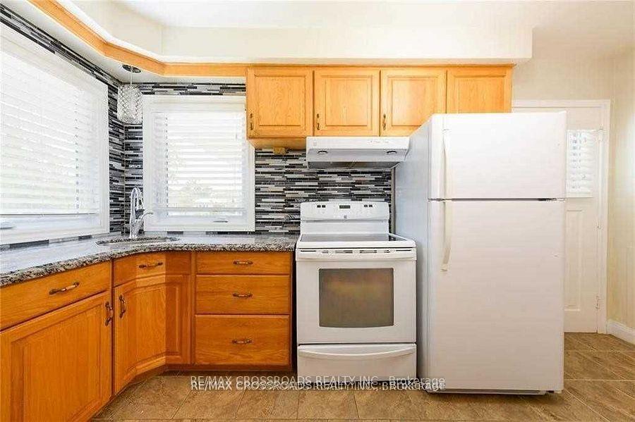 Photo 5 of Unit Upper, 89 Irene Avenue, Hamilton, Stoney Creek — HOMEH