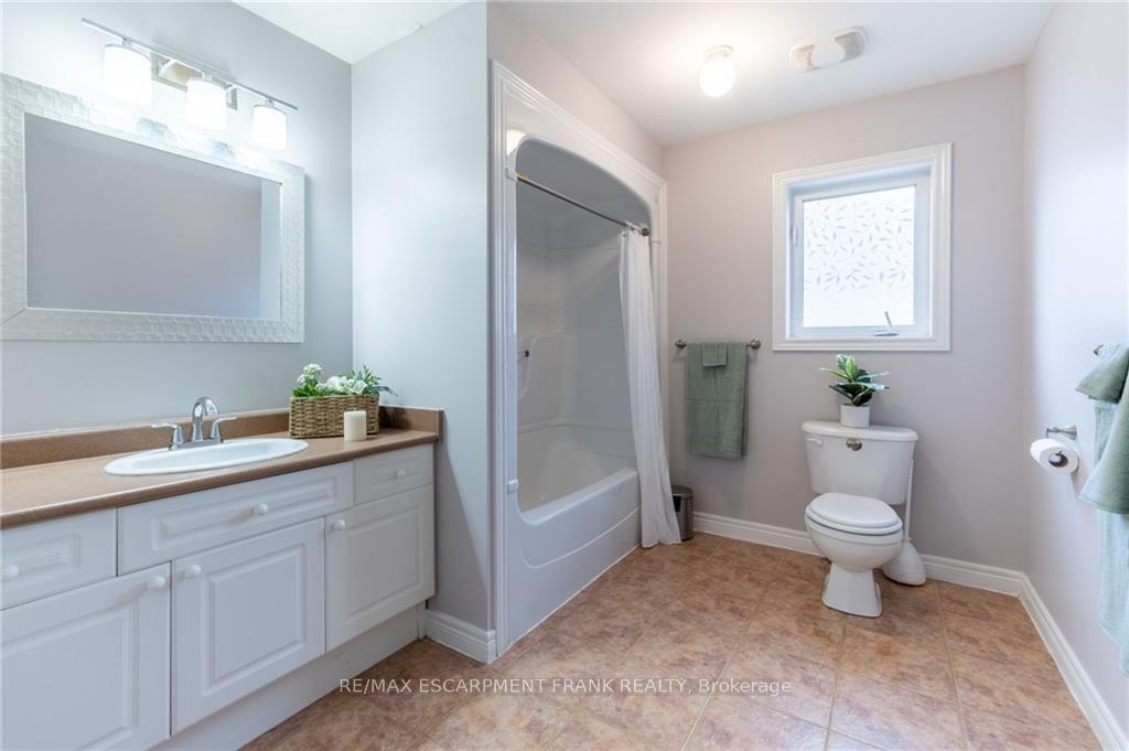 Photo 21 of 53 Dulgaren Street, Hamilton, Eleanor — HOMEH