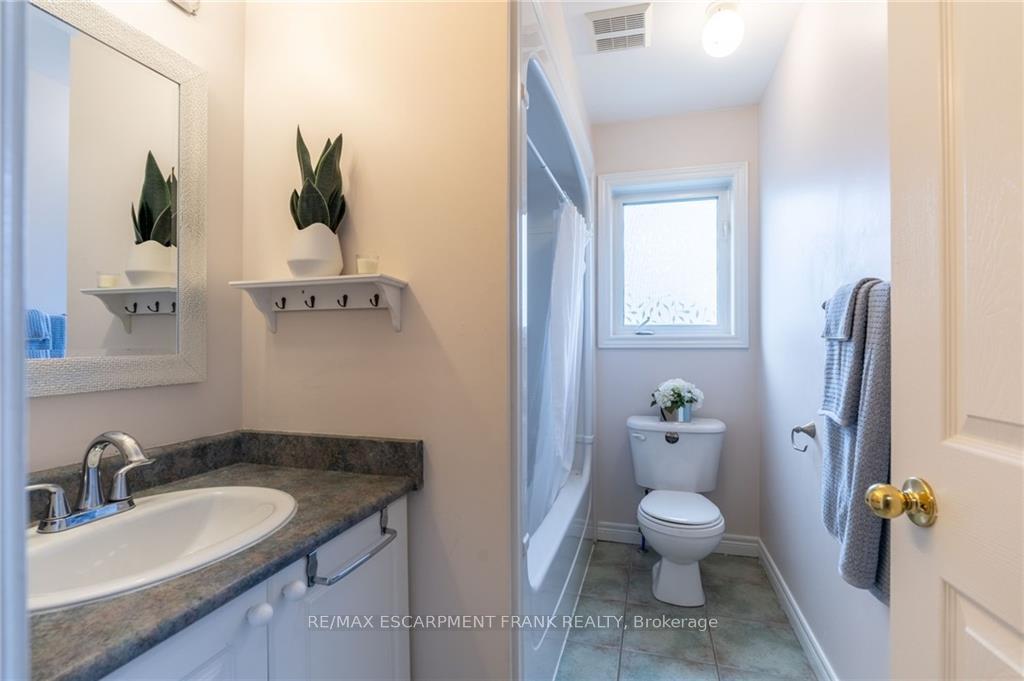 Photo 26 of 53 Dulgaren Street, Hamilton, Eleanor — HOMEH