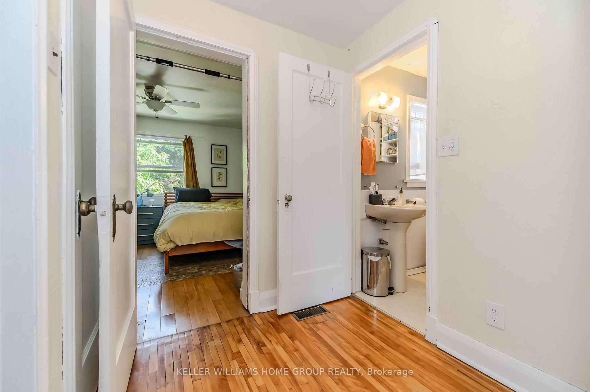 Photo 12 of 18 Roslin Avenue N, Waterloo — HOMEH