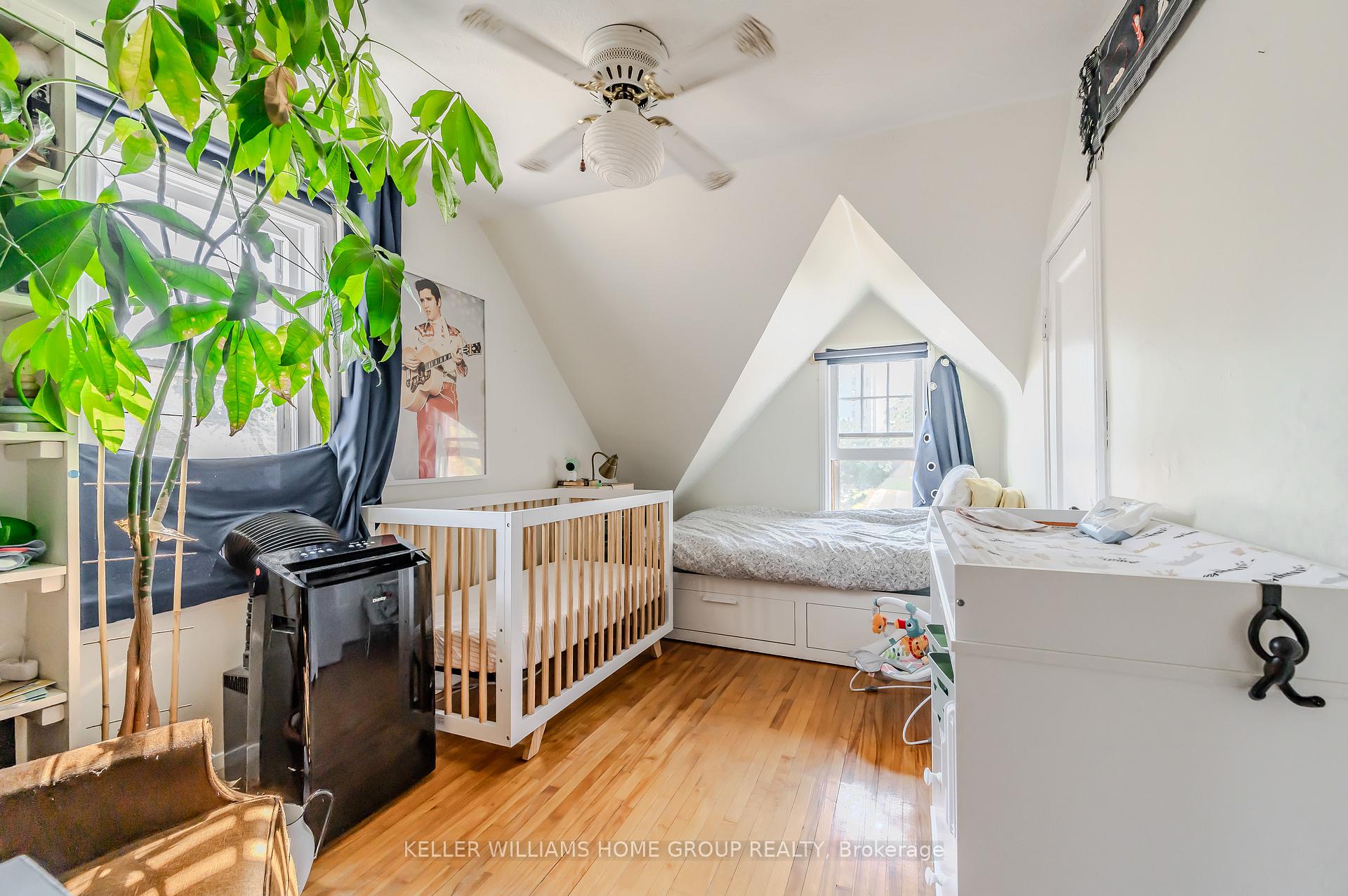 Photo 13 of 18 Roslin Avenue N, Waterloo — HOMEH