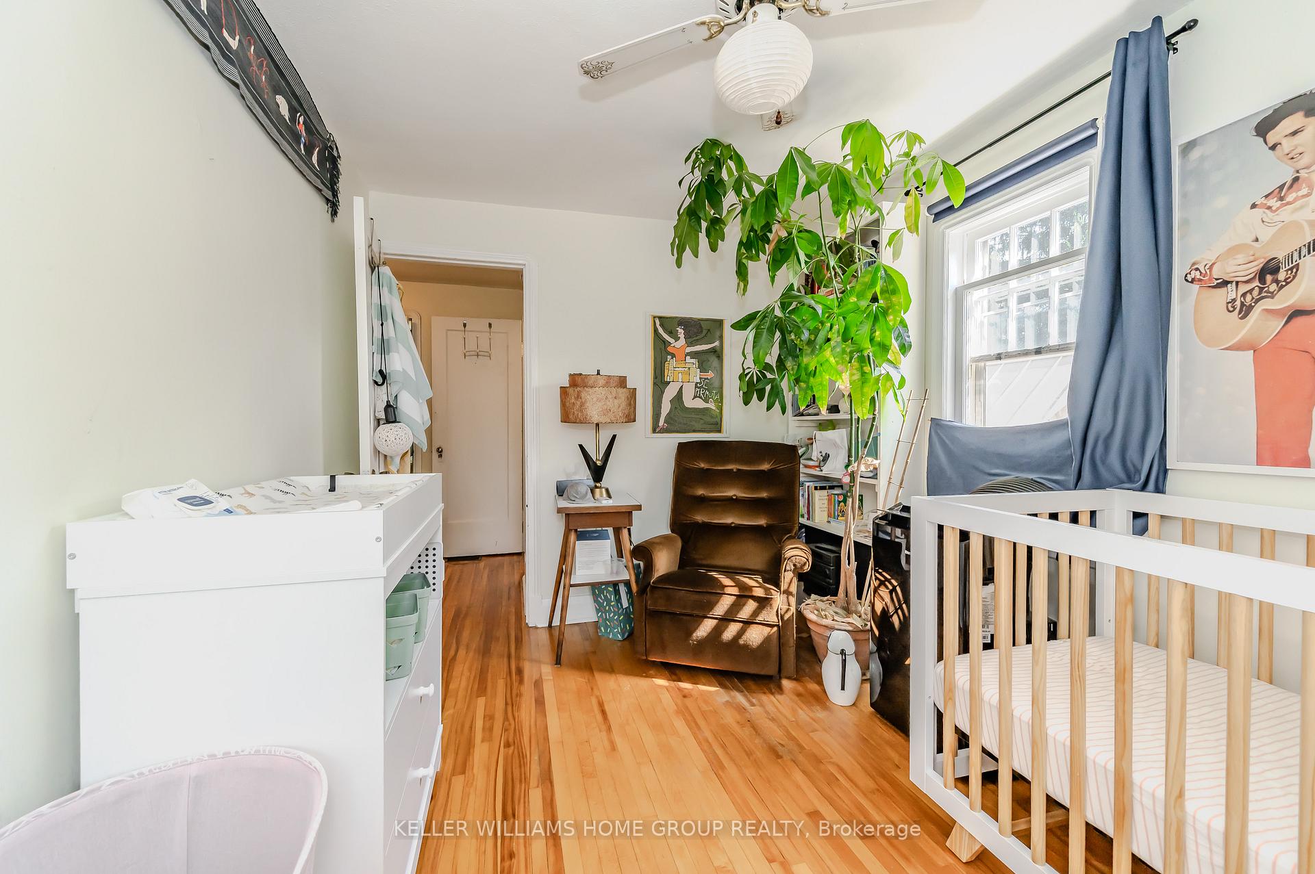 Photo 15 of 18 Roslin Avenue N, Waterloo — HOMEH