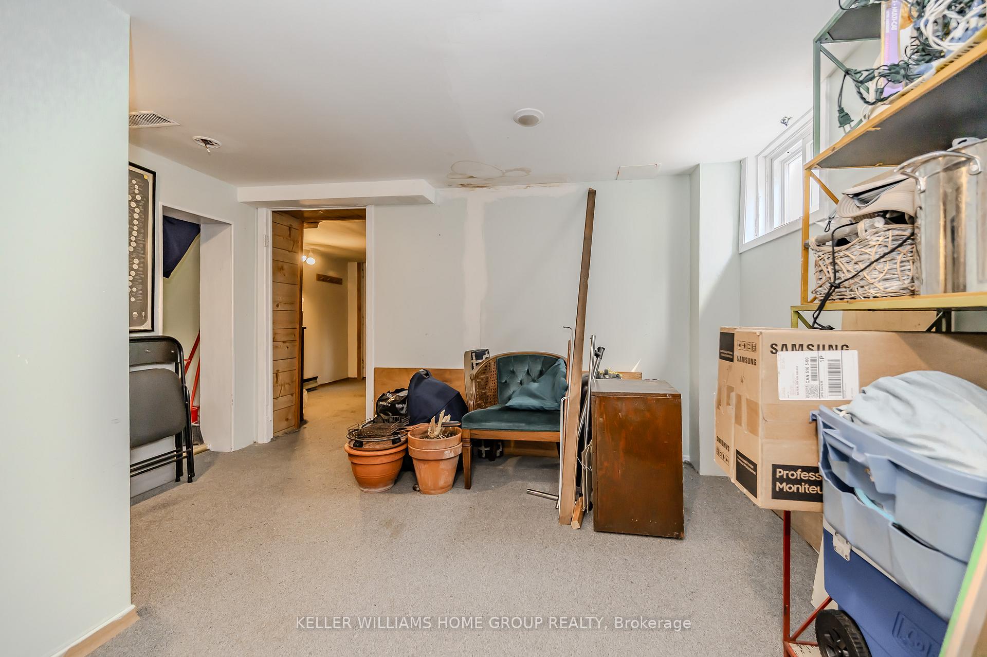 Photo 21 of 18 Roslin Avenue N, Waterloo — HOMEH