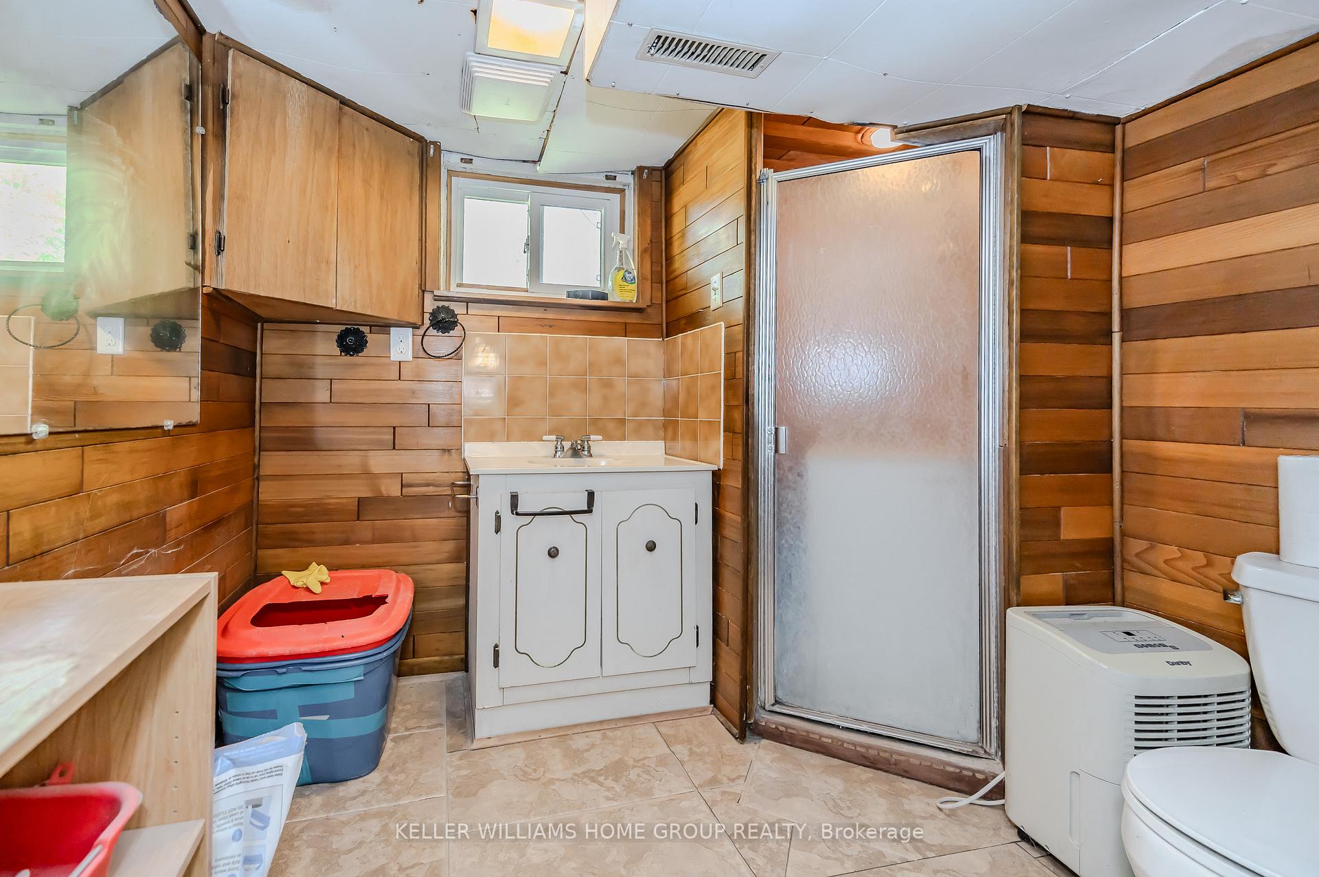 Photo 20 of 18 Roslin Avenue N, Waterloo — HOMEH