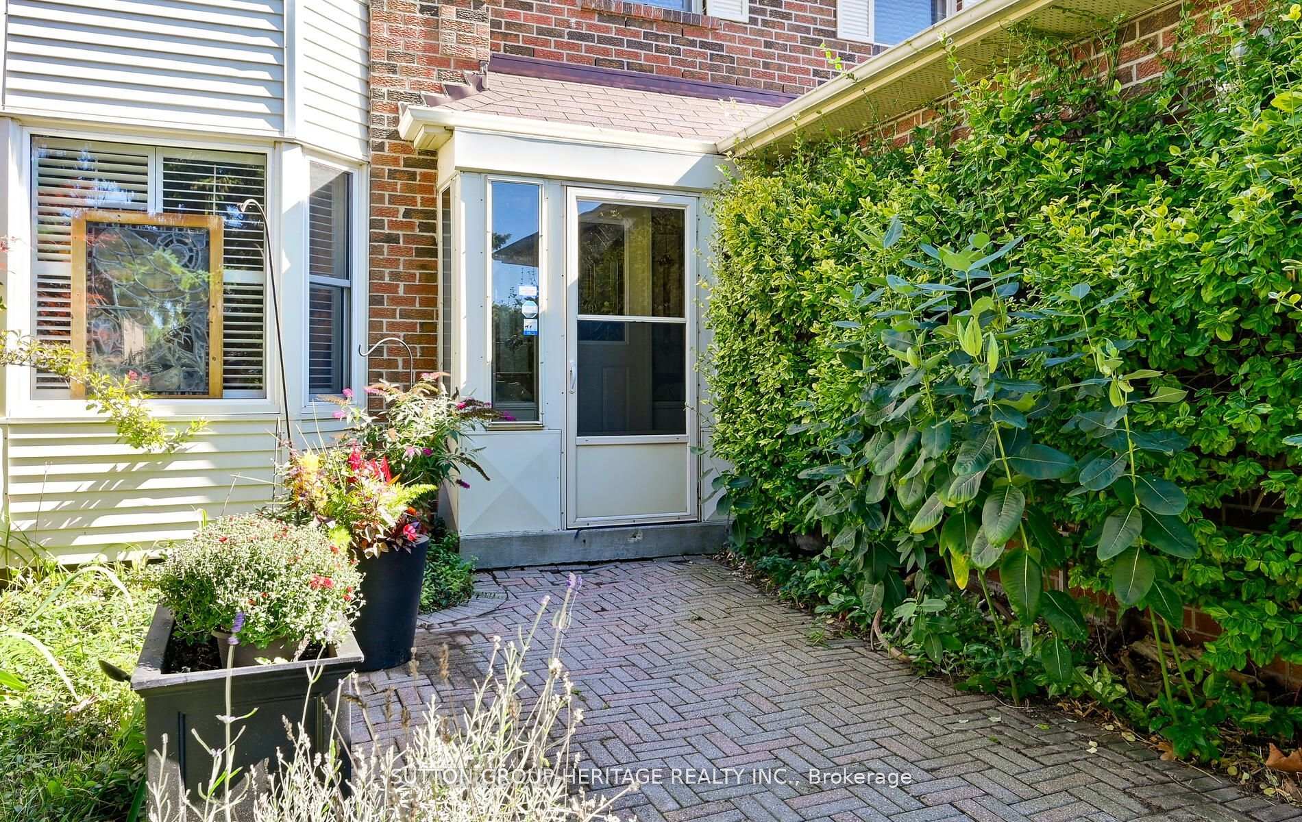 Photo 2 of 49 Farrow Crescent, Ajax, South West — HOMEH