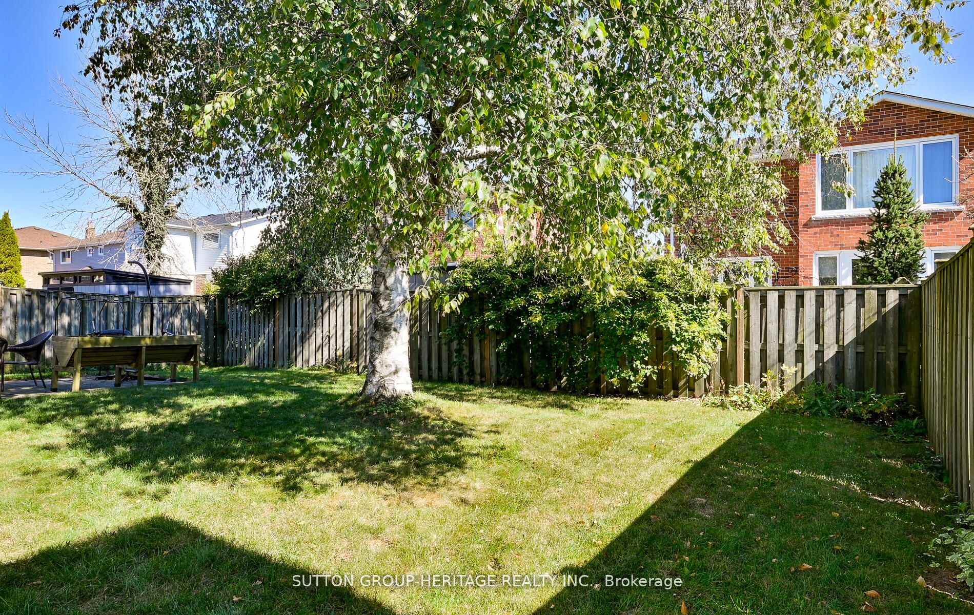 Photo 28 of 49 Farrow Crescent, Ajax, South West — HOMEH