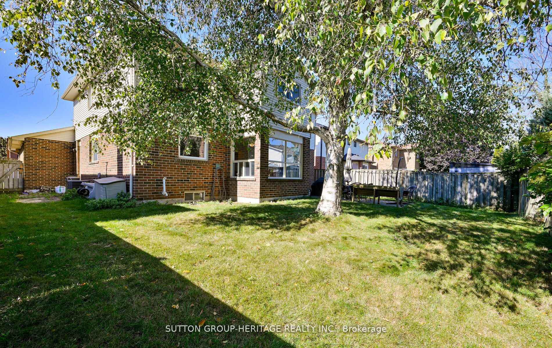 Photo 29 of 49 Farrow Crescent, Ajax, South West — HOMEH