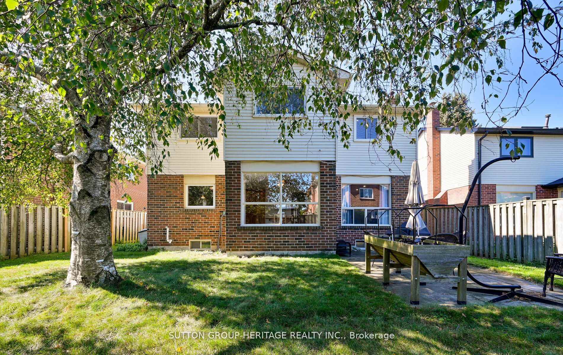 Photo 33 of 49 Farrow Crescent, Ajax, South West — HOMEH