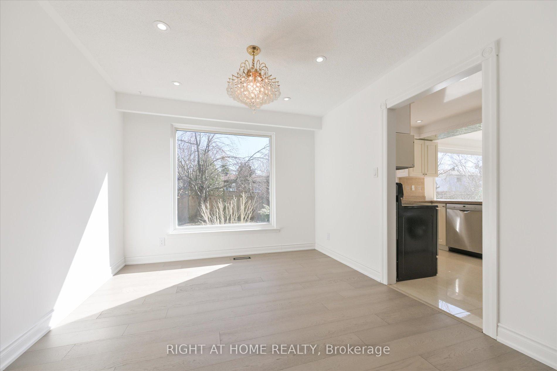 Photo 4 of 196 Romfield Circuit, Markham, Royal Orchard — HOMEH