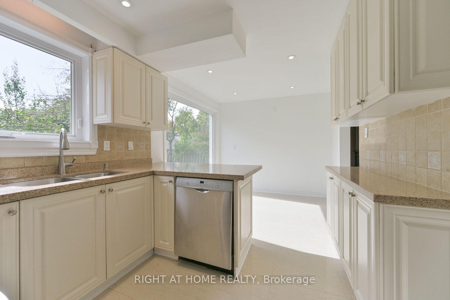 Photo 7 of 196 Romfield Circuit, Markham, Royal Orchard — HOMEH