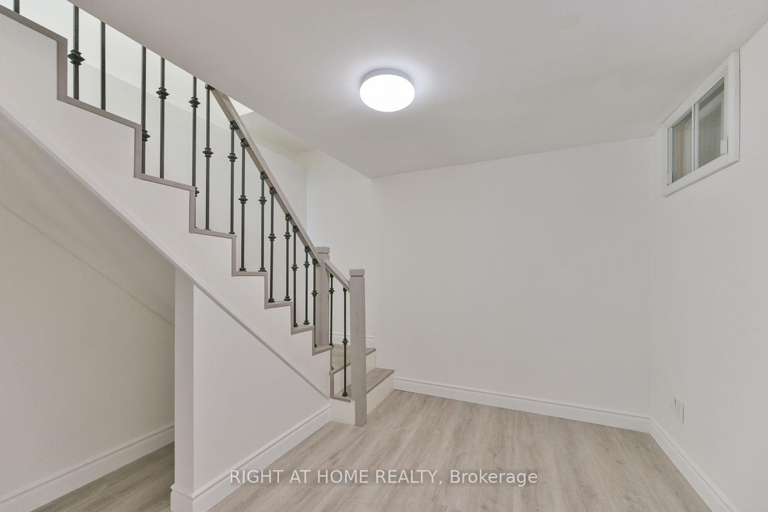 Photo 16 of 196 Romfield Circuit, Markham, Royal Orchard — HOMEH