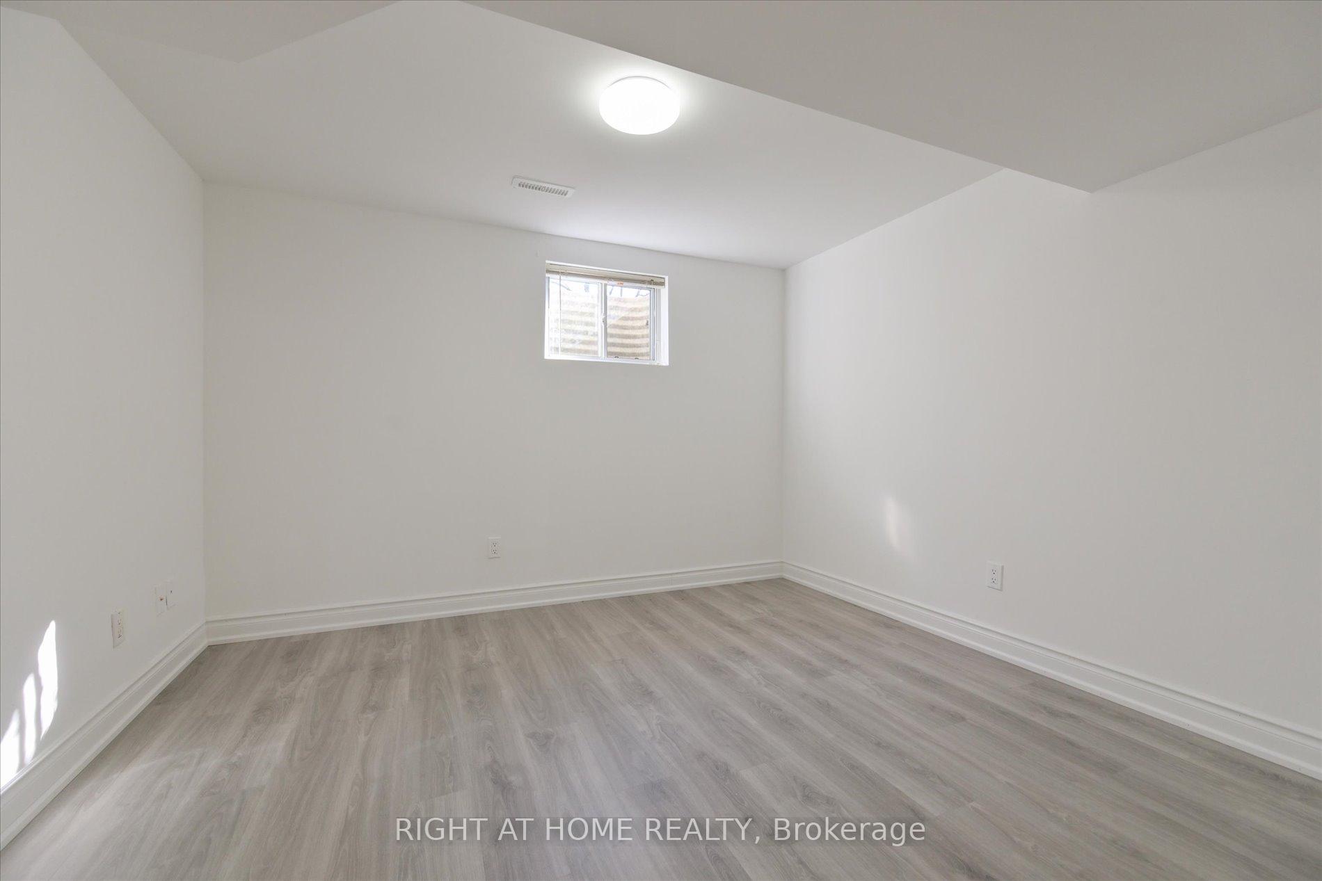 Photo 17 of 196 Romfield Circuit, Markham, Royal Orchard — HOMEH