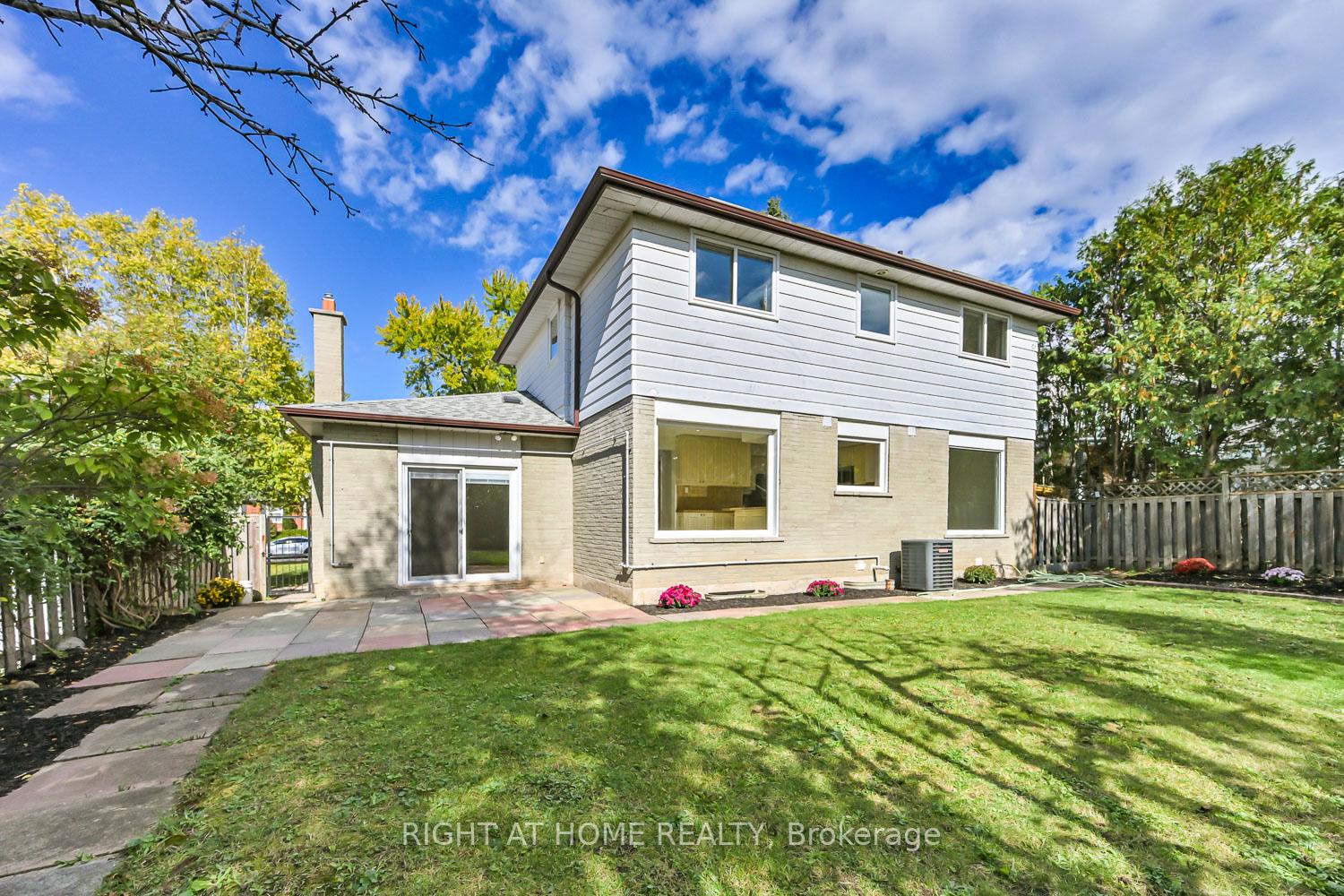 Photo 19 of 196 Romfield Circuit, Markham, Royal Orchard — HOMEH