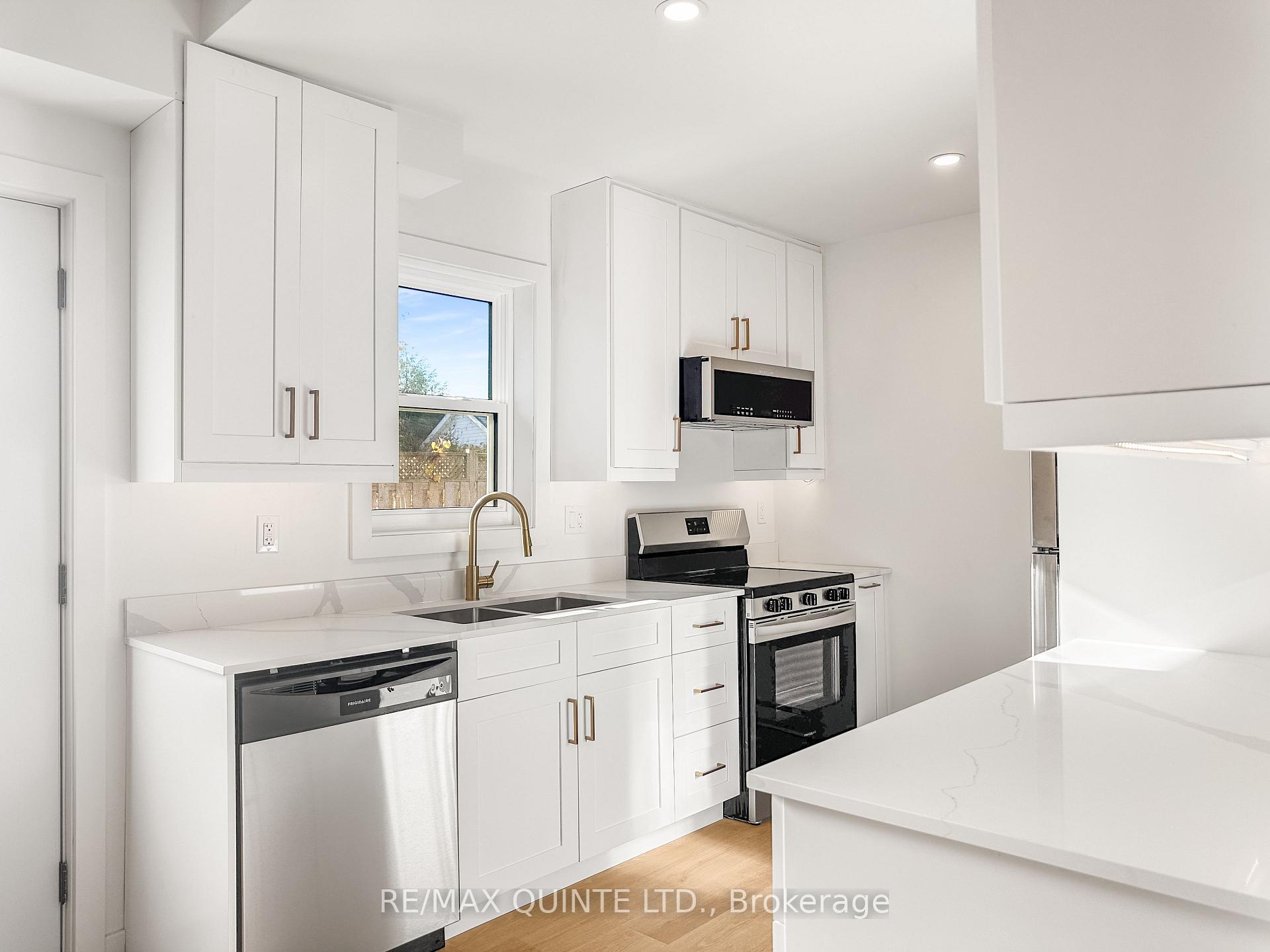 Photo 16 of 256 Coleman Street, Belleville, Belleville Ward — HOMEH