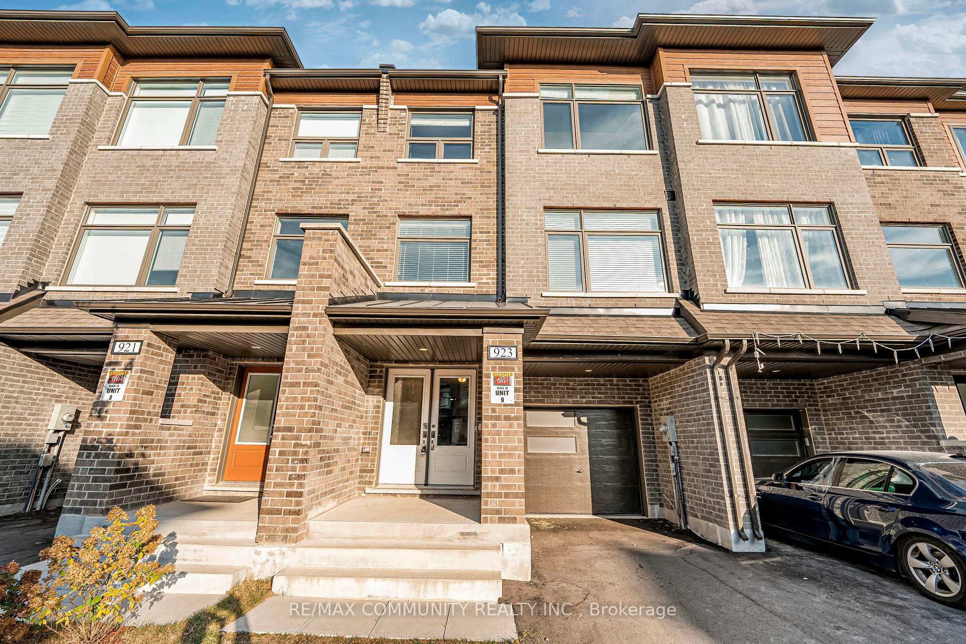 Front of 923 Isaac Phillips Way