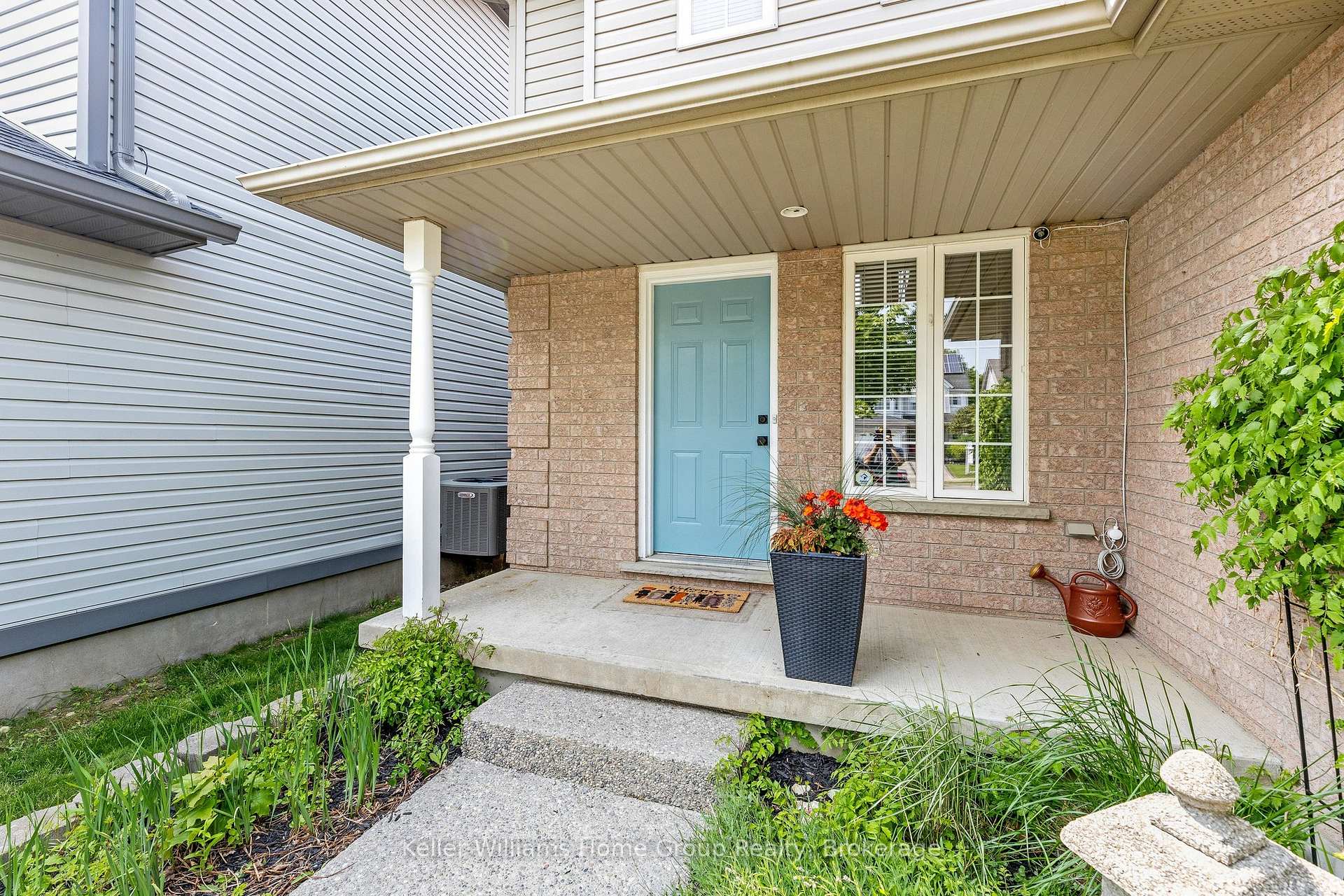 Photo 3 of 88 Doyle Drive, Guelph, Clairfields/Hanlon Business Park — HOMEH