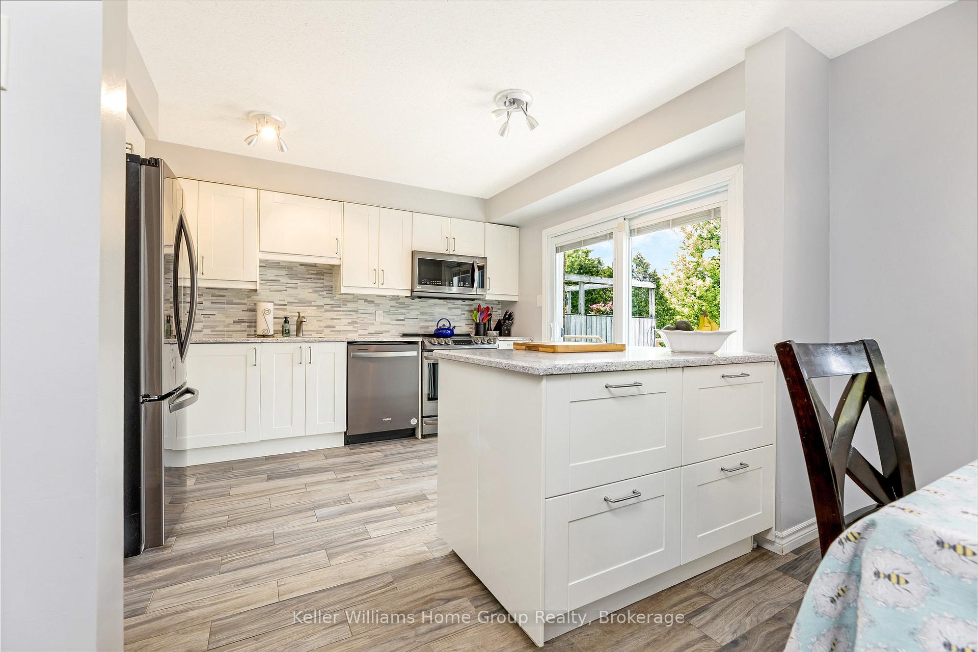 Photo 8 of 88 Doyle Drive, Guelph, Clairfields/Hanlon Business Park — HOMEH