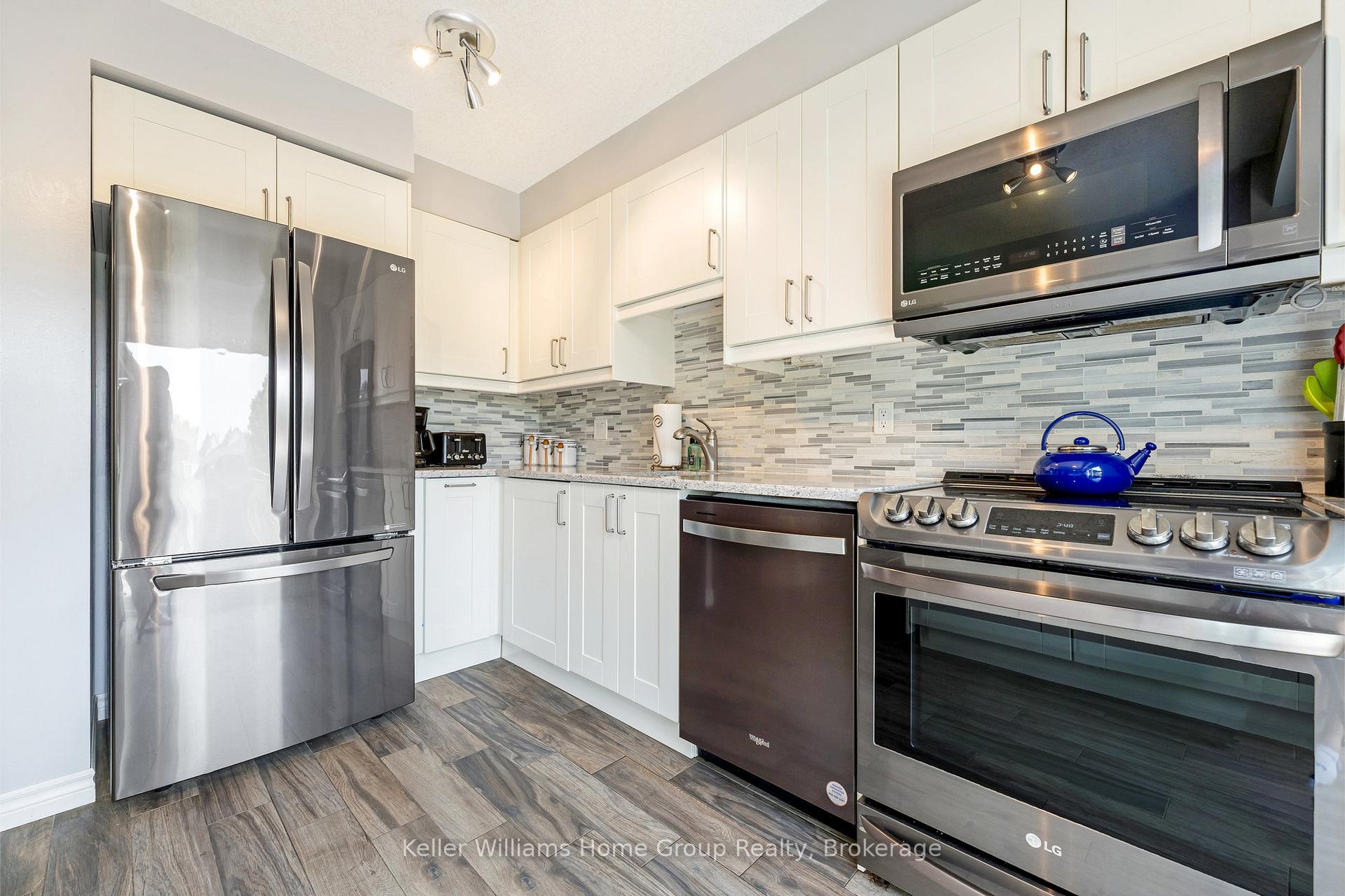 Photo 10 of 88 Doyle Drive, Guelph, Clairfields/Hanlon Business Park — HOMEH