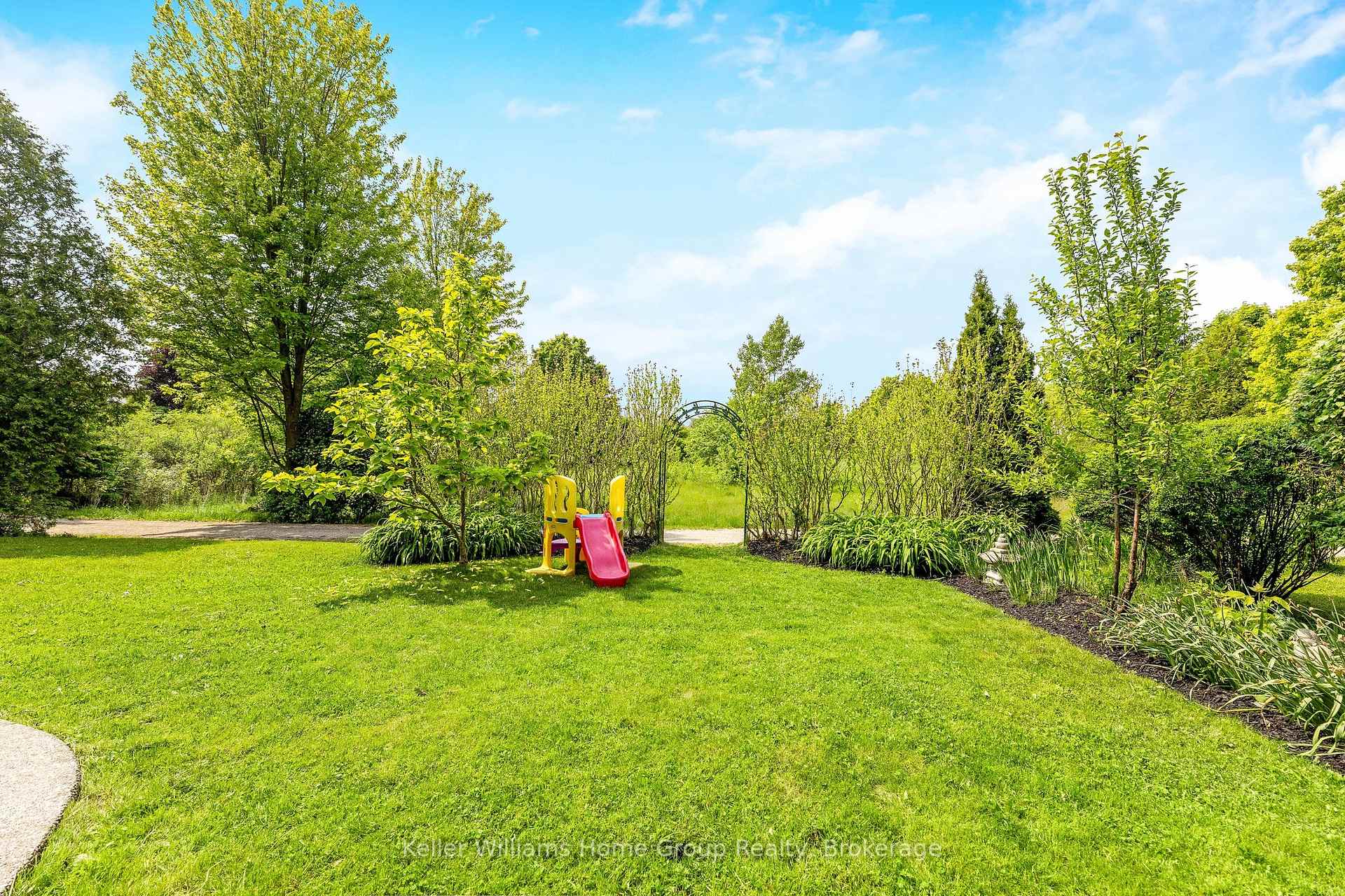 Photo 28 of 88 Doyle Drive, Guelph, Clairfields/Hanlon Business Park — HOMEH